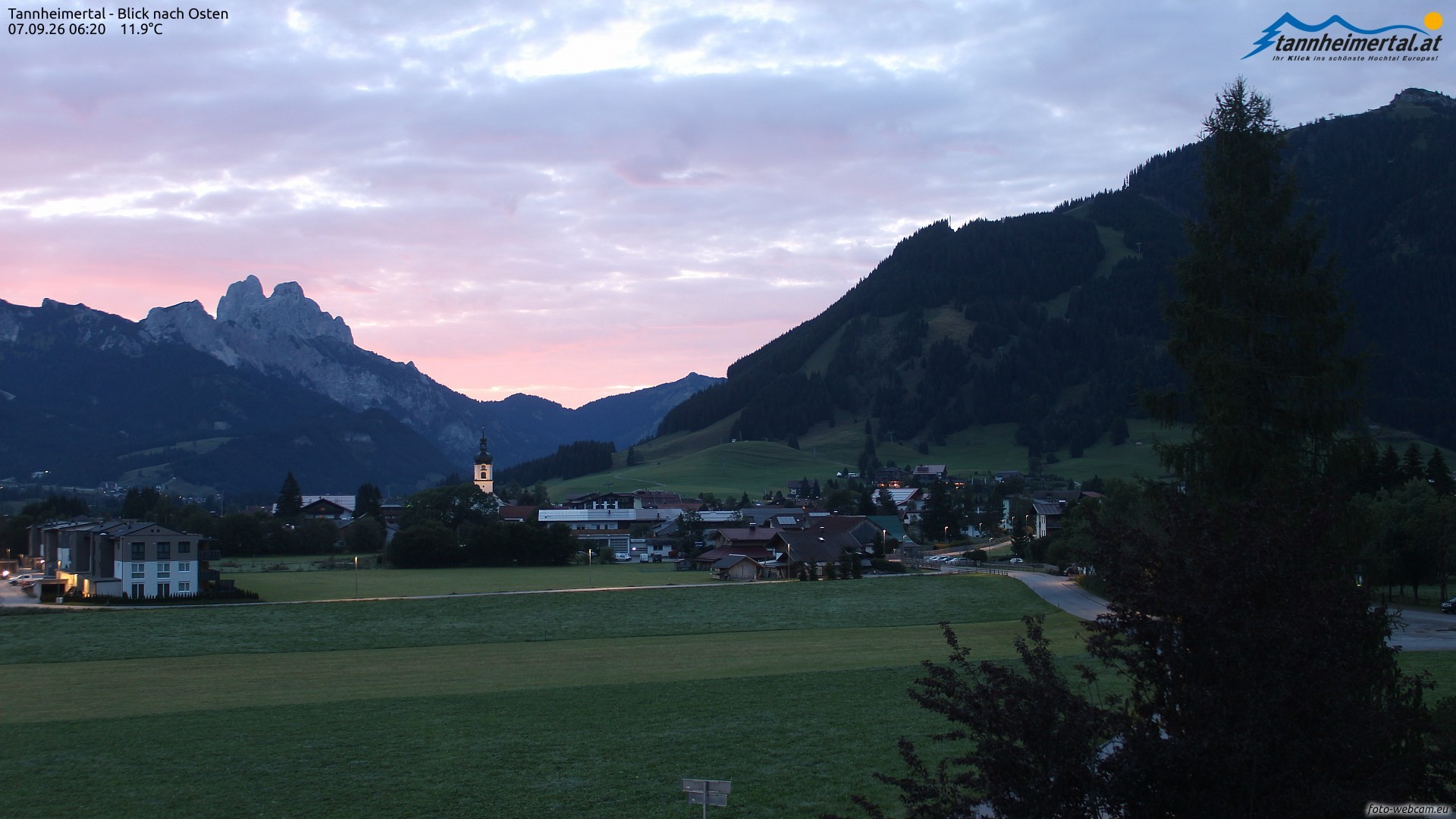 Archiv Foto Webcam Blick ins Tannheimer Tal
