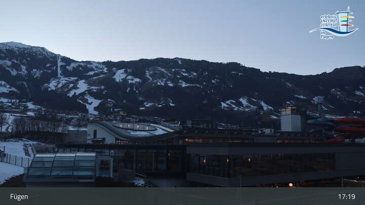 Archiv Foto Webcam Erlebnistherme Zillertal in Fügen