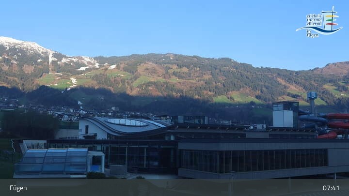 Archiv Foto Webcam Erlebnistherme Zillertal in Fügen