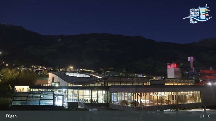 Archived image Webcam Erlebnistherme Zillertal Spa Fügen