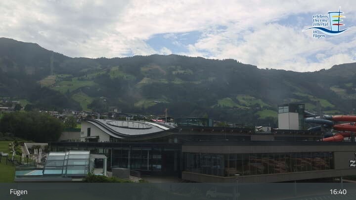 Archiv Foto Webcam Erlebnistherme Zillertal in Fügen