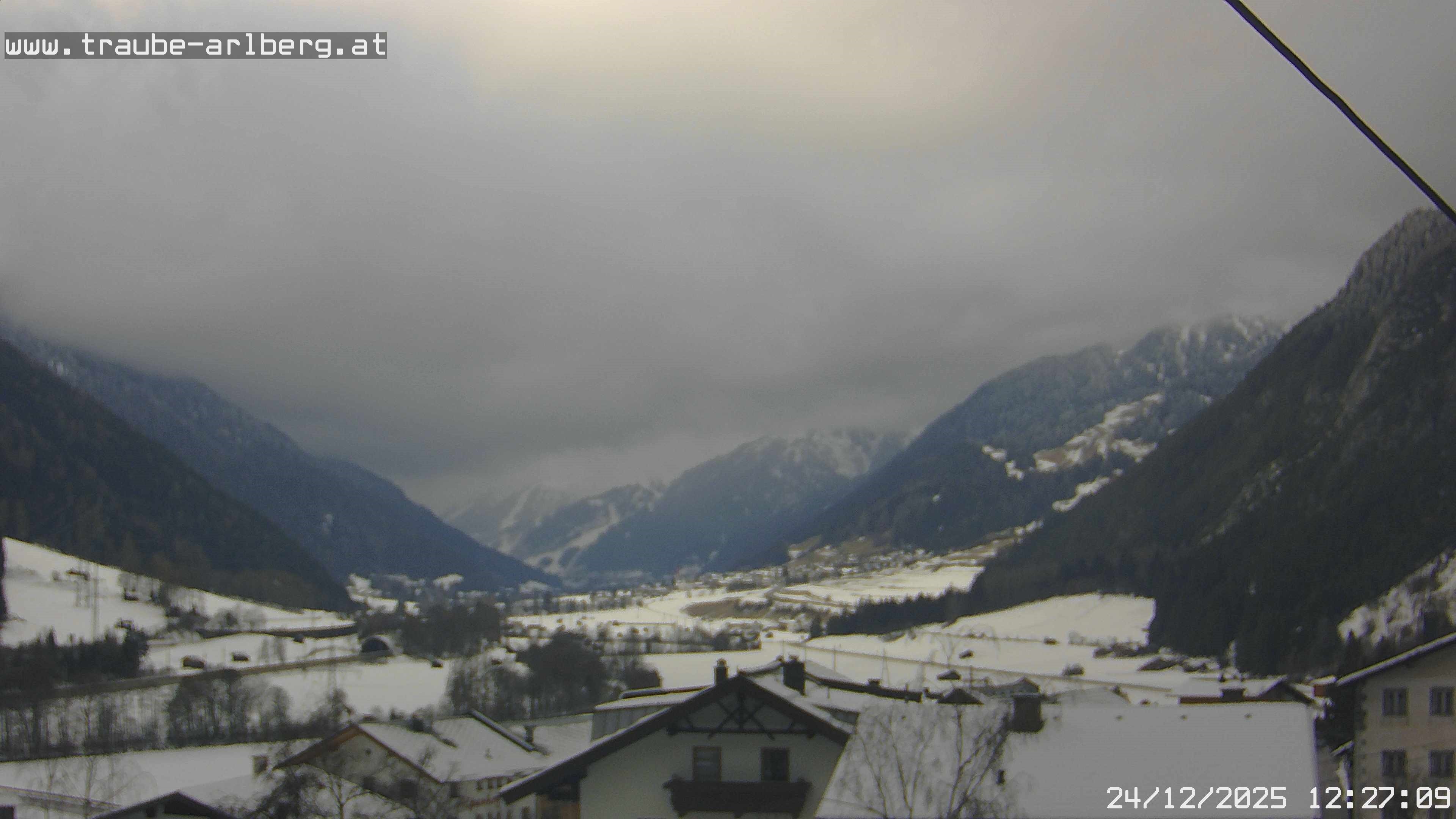 Archiv Foto Webcam Pettneu, Gasthof Traube