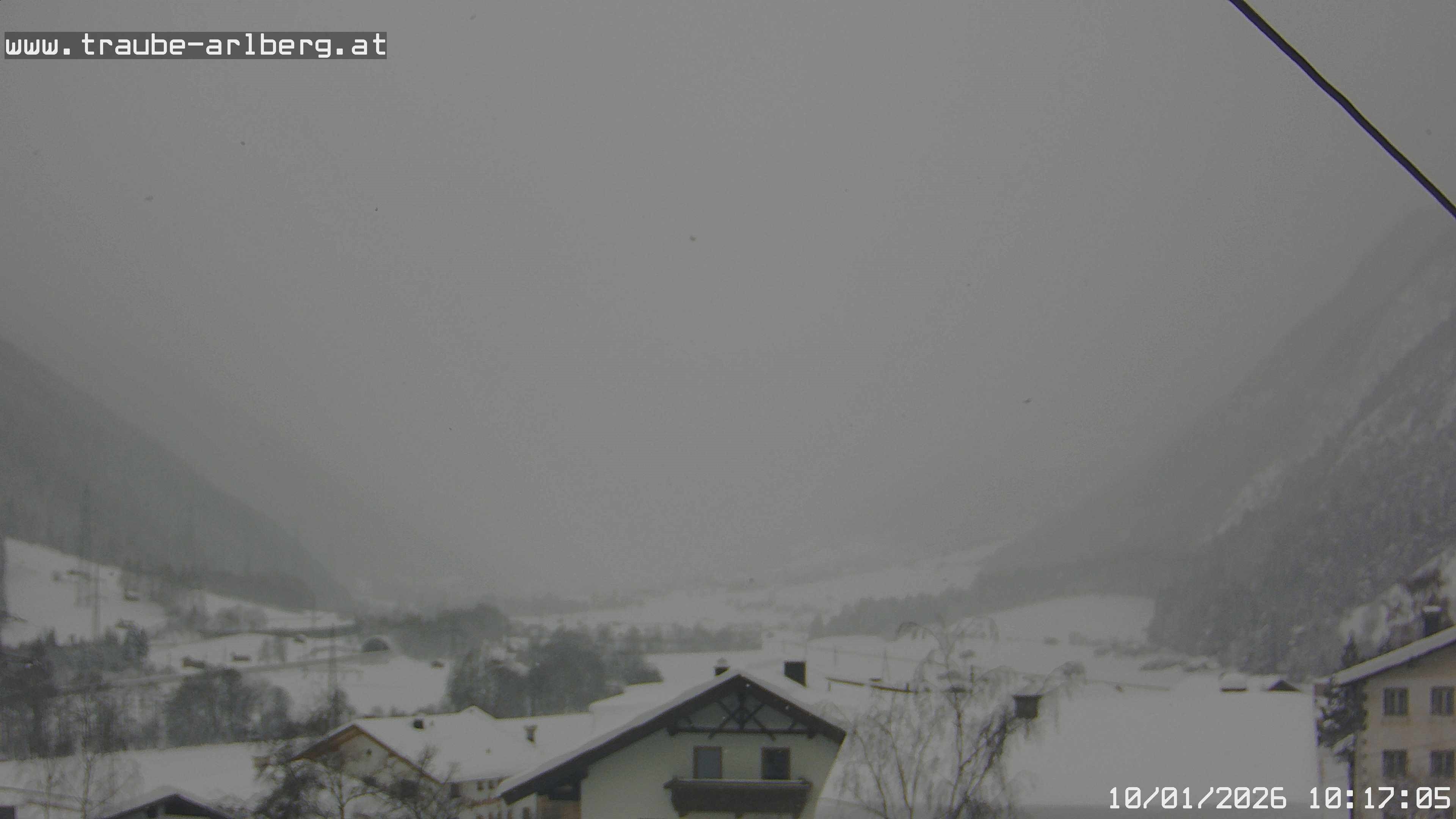 Archived image Webcam guesthouse "Traube", Pettneu