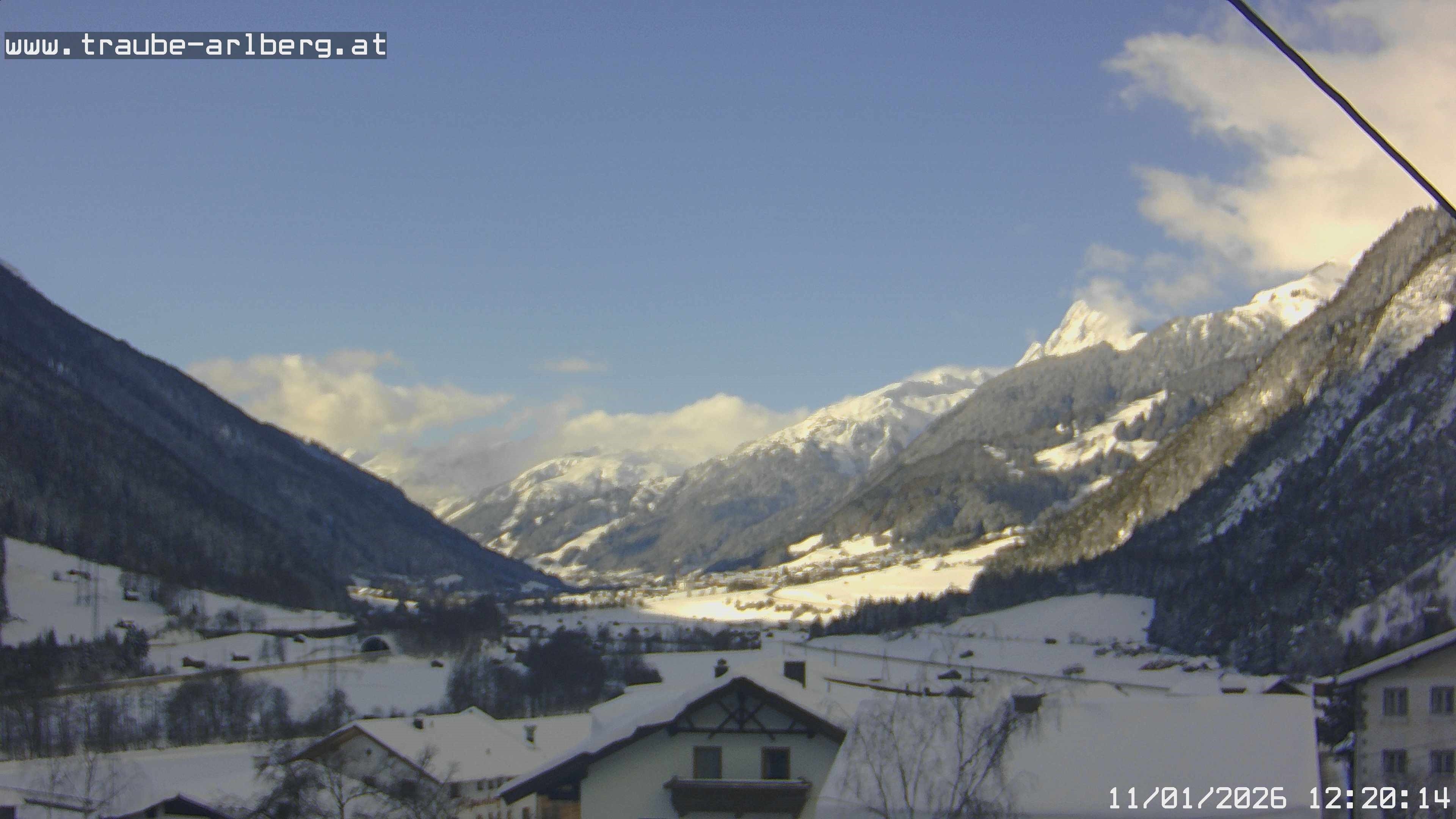 Archiv Foto Webcam Pettneu, Gasthof Traube
