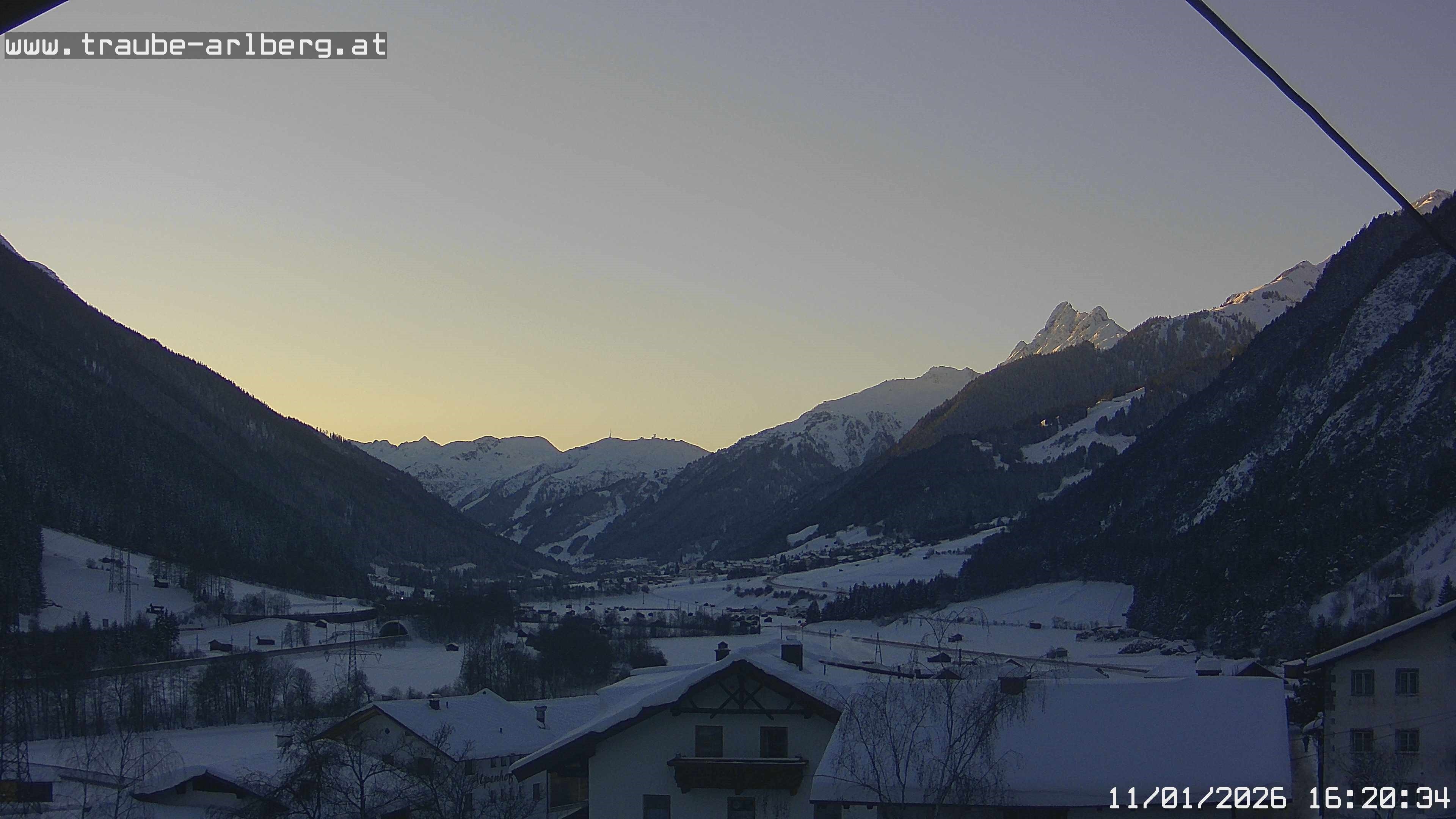 Archiv Foto Webcam Pettneu, Gasthof Traube