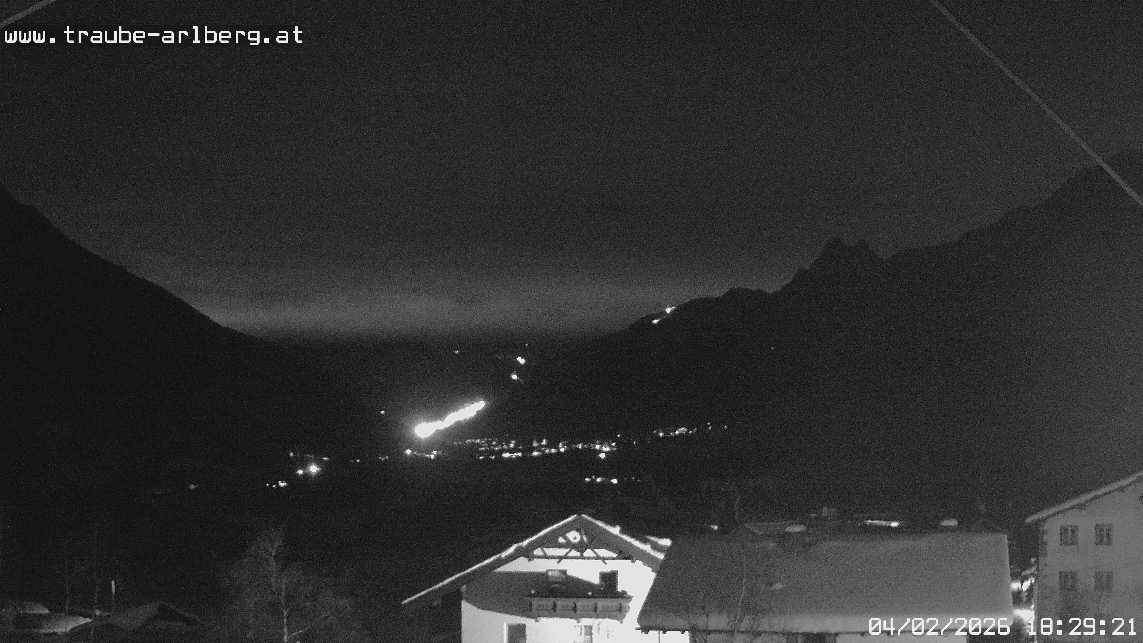 Archiv Foto Webcam Pettneu, Gasthof Traube