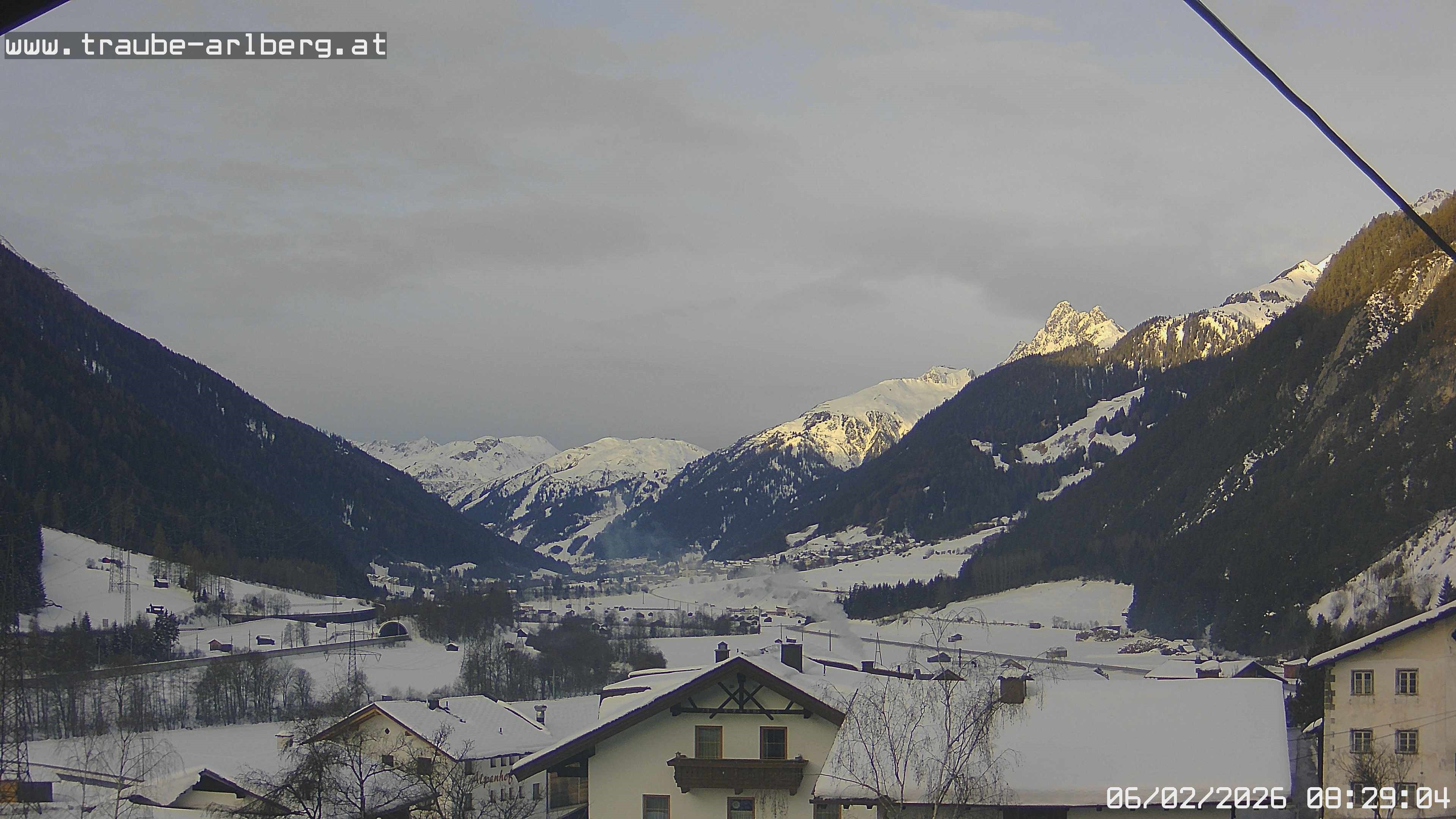 Archiv Foto Webcam Pettneu, Gasthof Traube