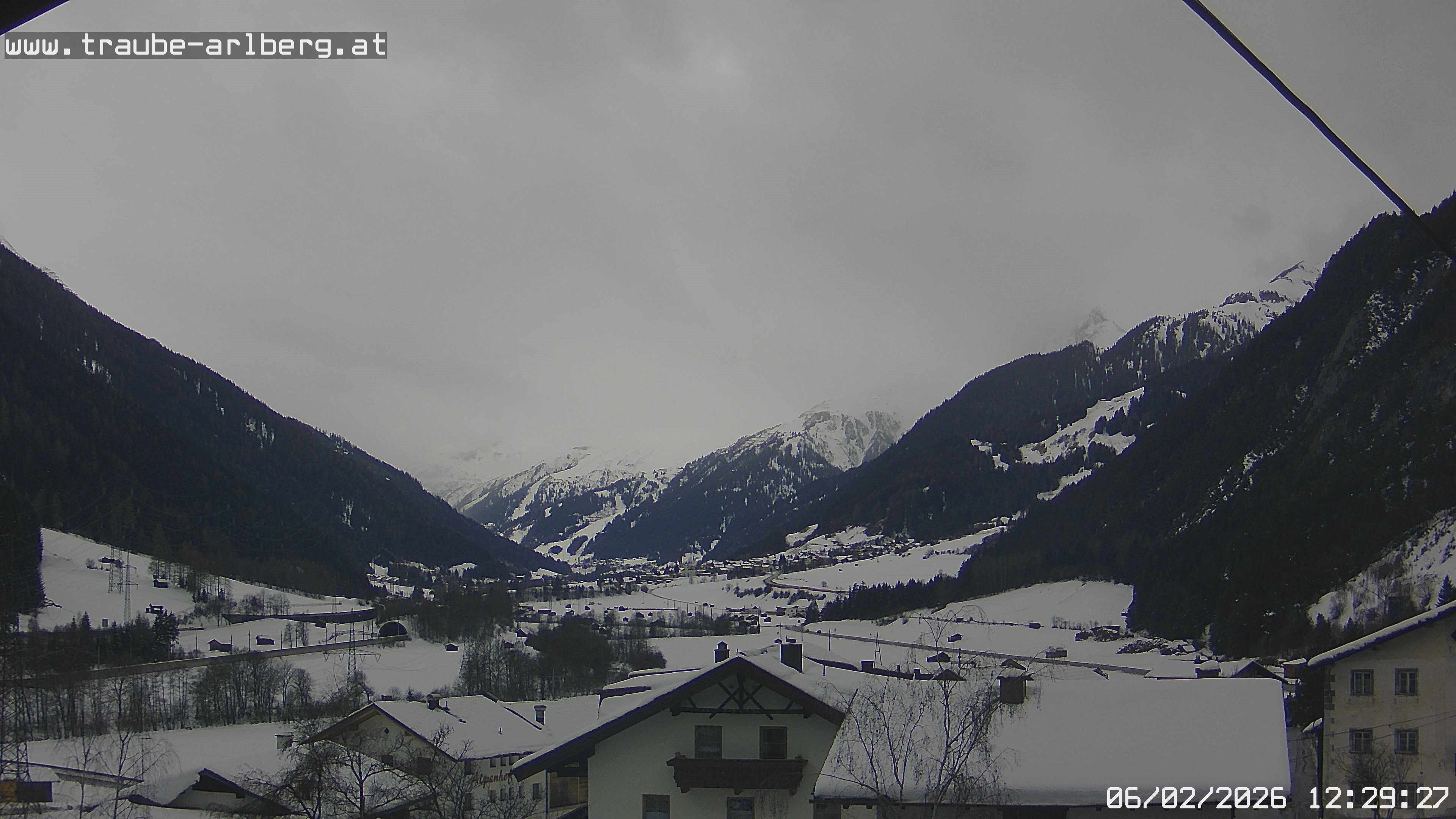 Archiv Foto Webcam Pettneu, Gasthof Traube