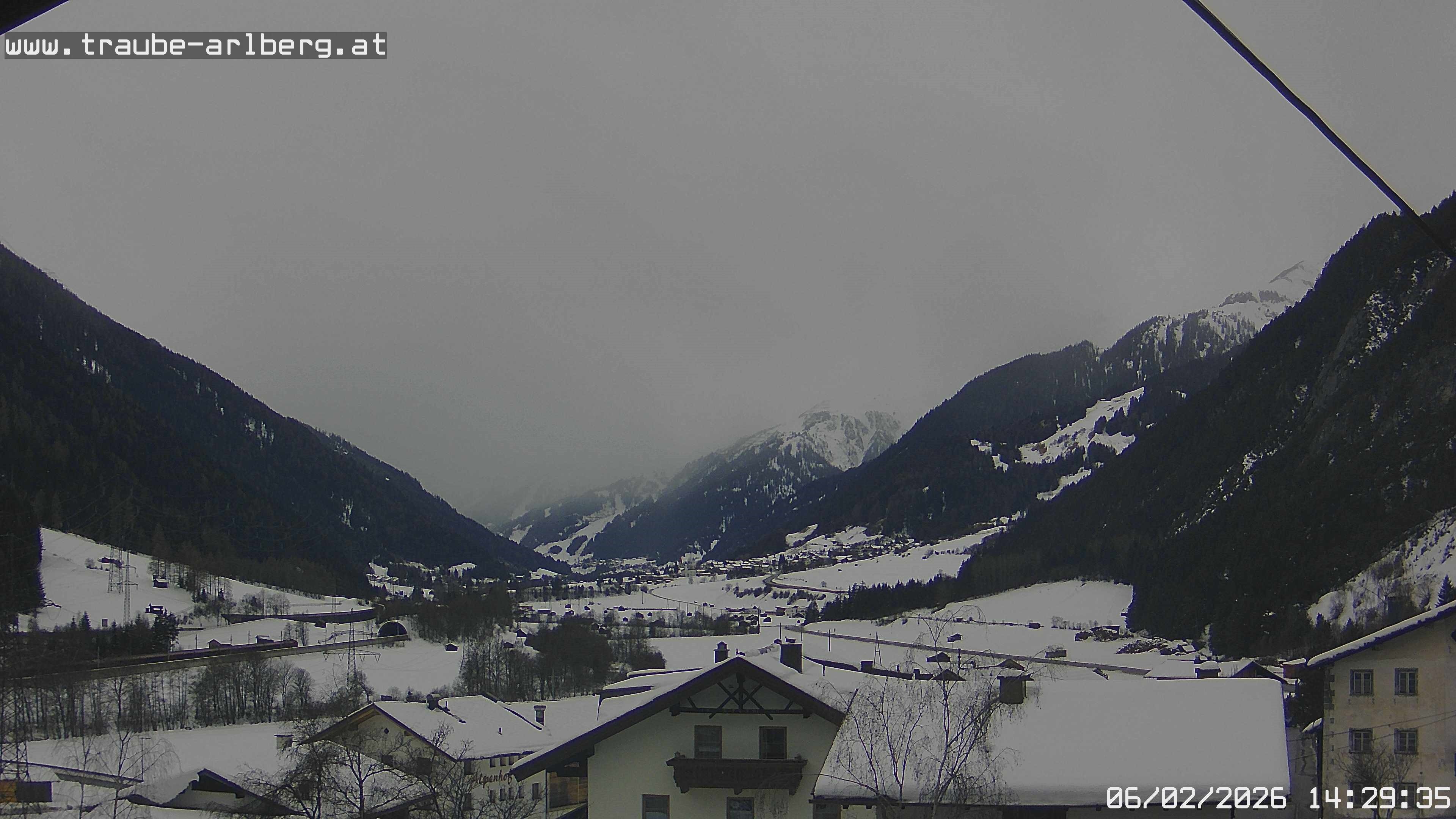 Archiv Foto Webcam Pettneu, Gasthof Traube