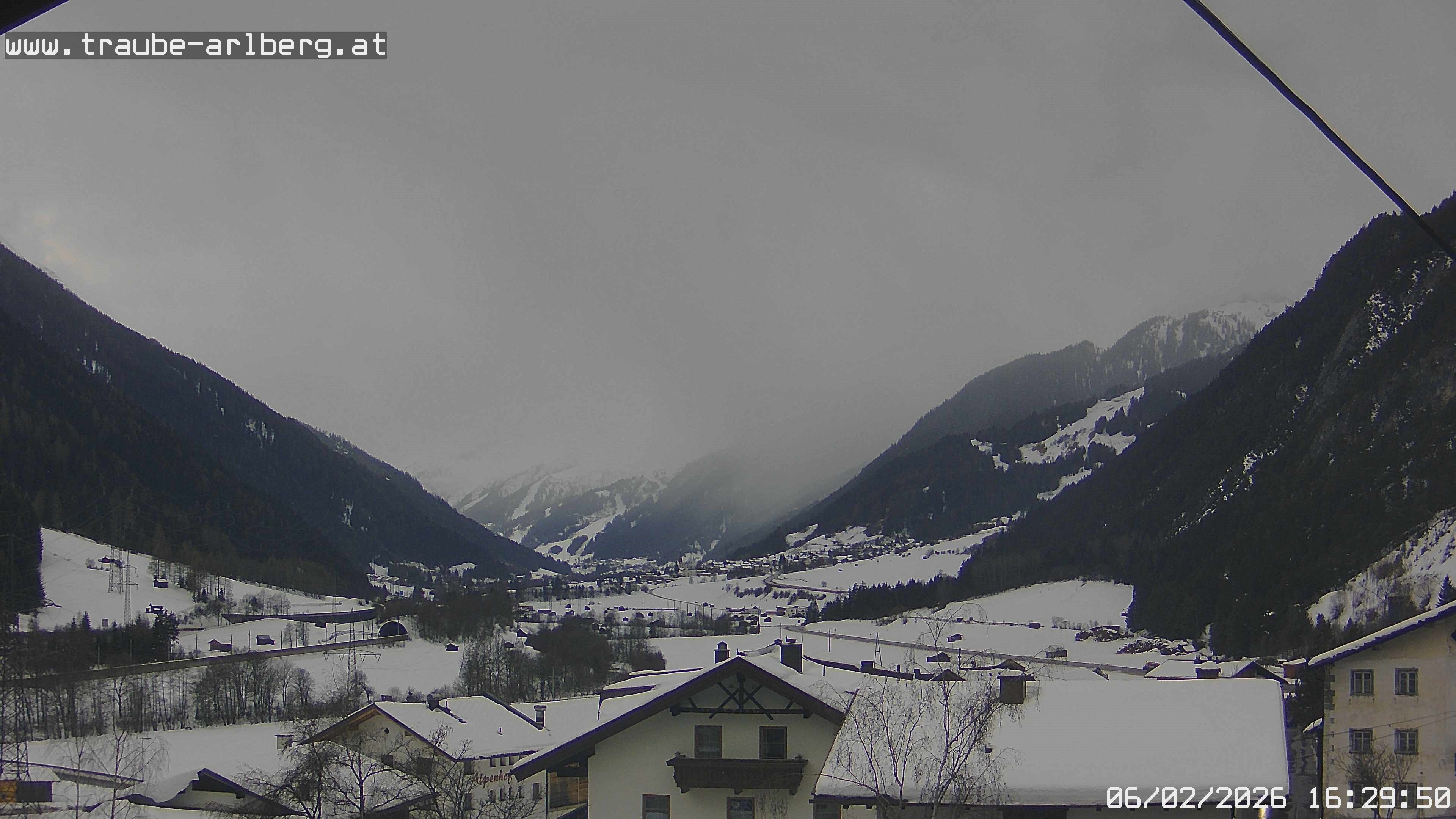 Archiv Foto Webcam Pettneu, Gasthof Traube