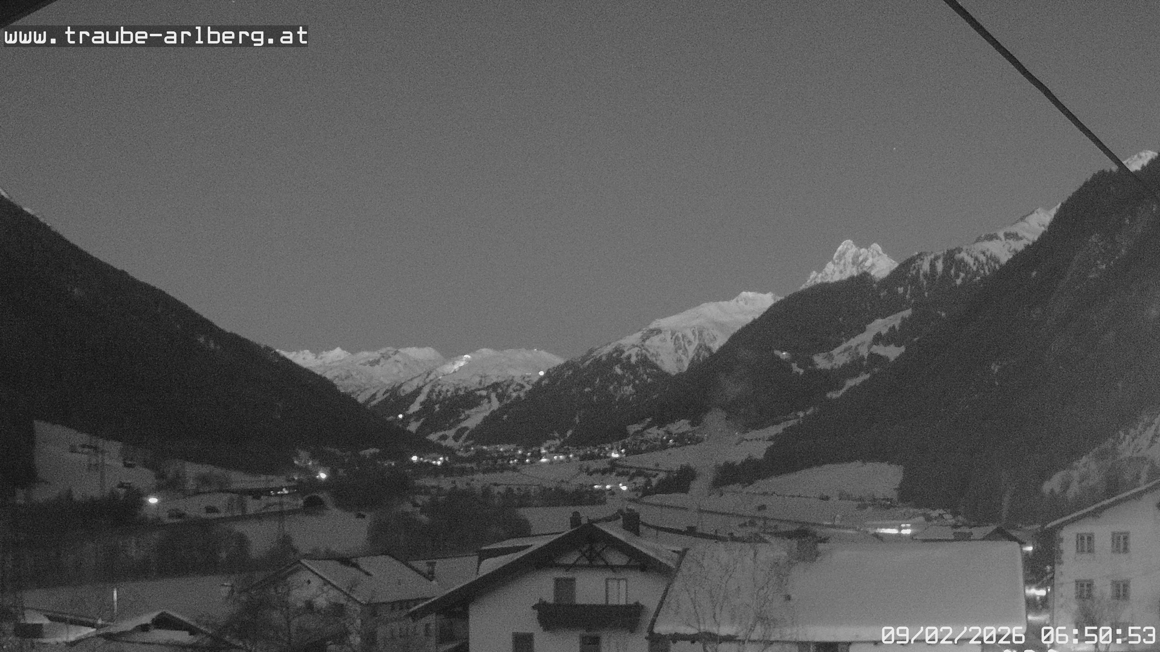 Archiv Foto Webcam Pettneu, Gasthof Traube