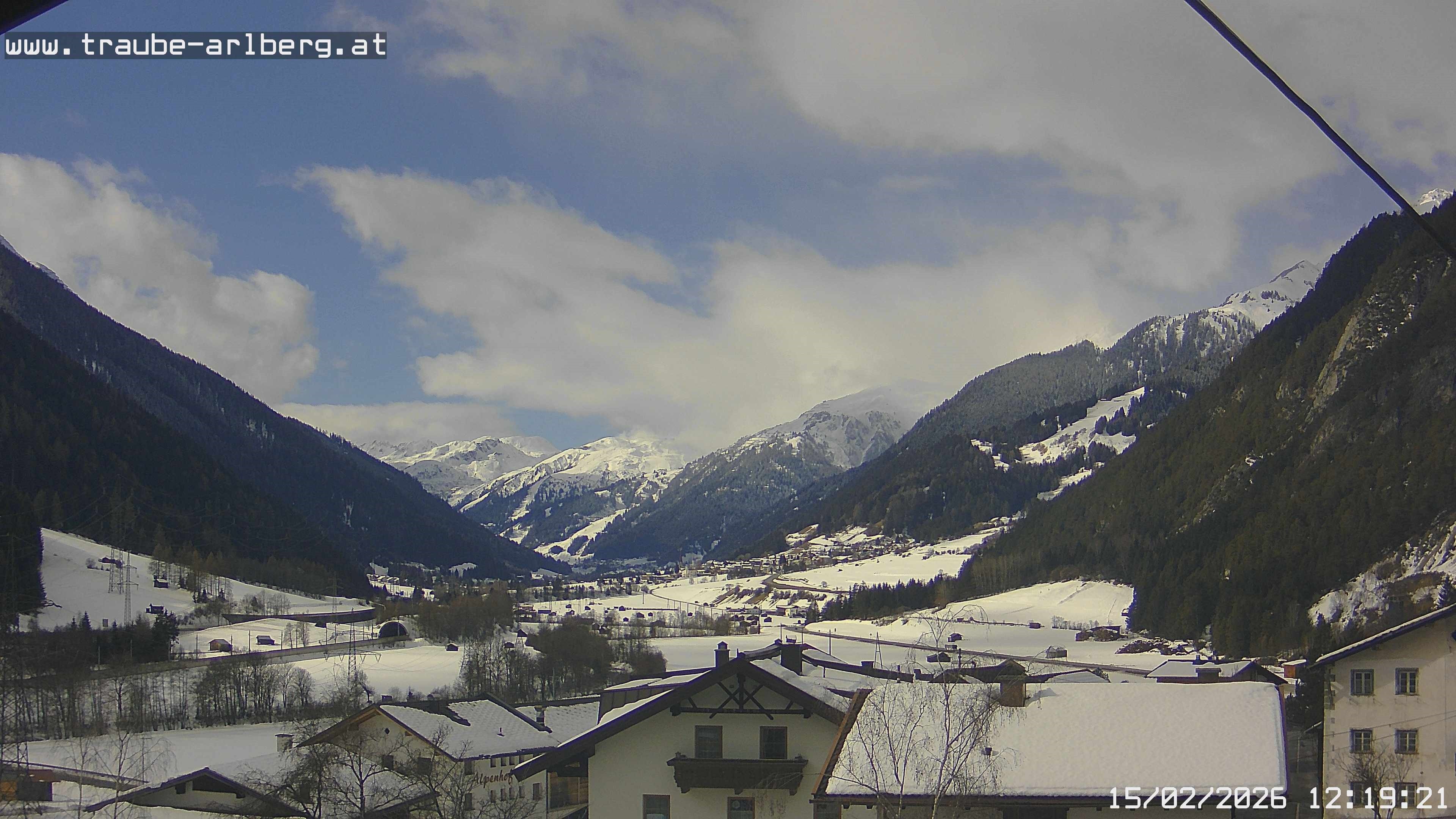 Archiv Foto Webcam Pettneu, Gasthof Traube