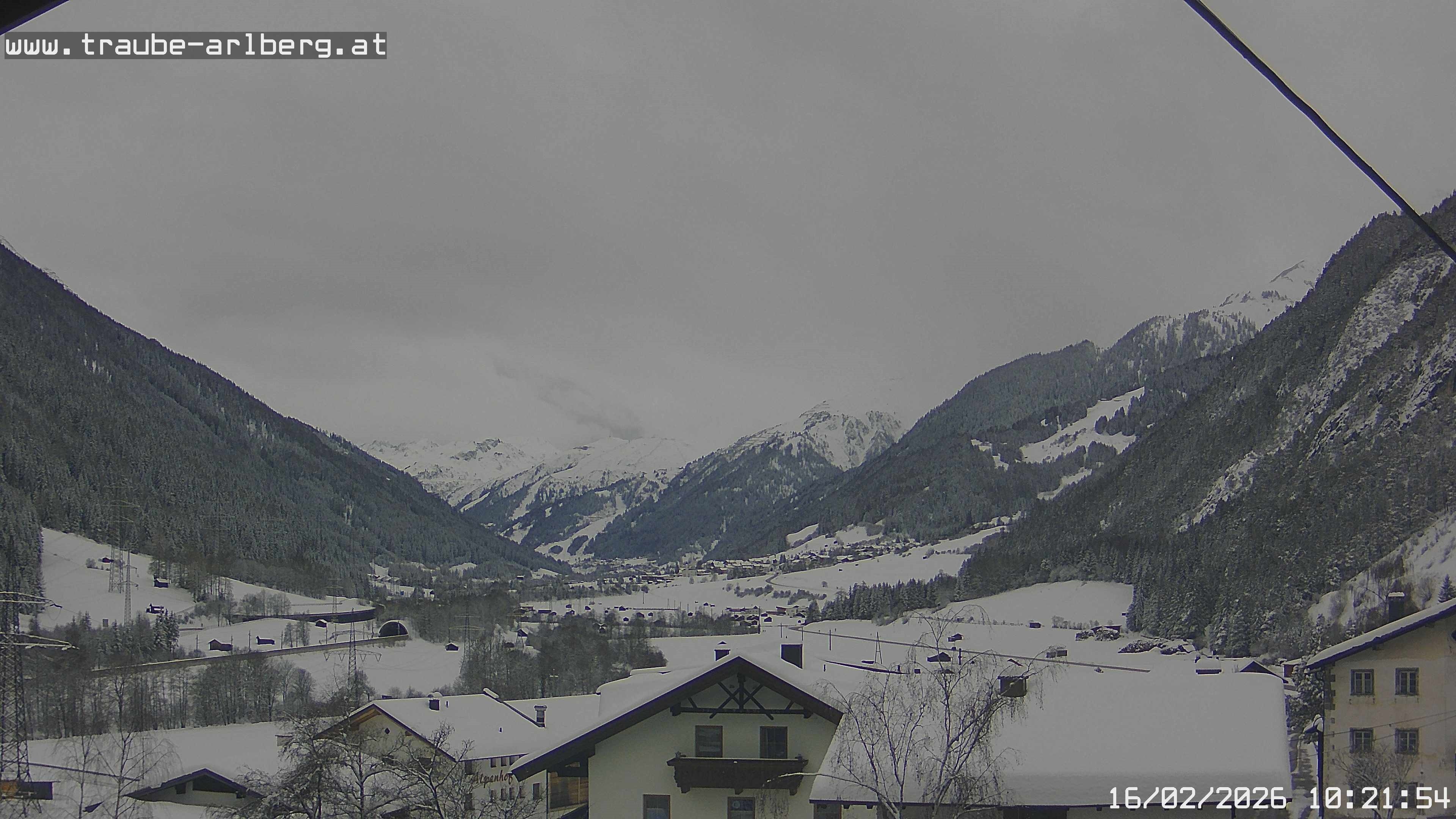 Archiv Foto Webcam Pettneu, Gasthof Traube