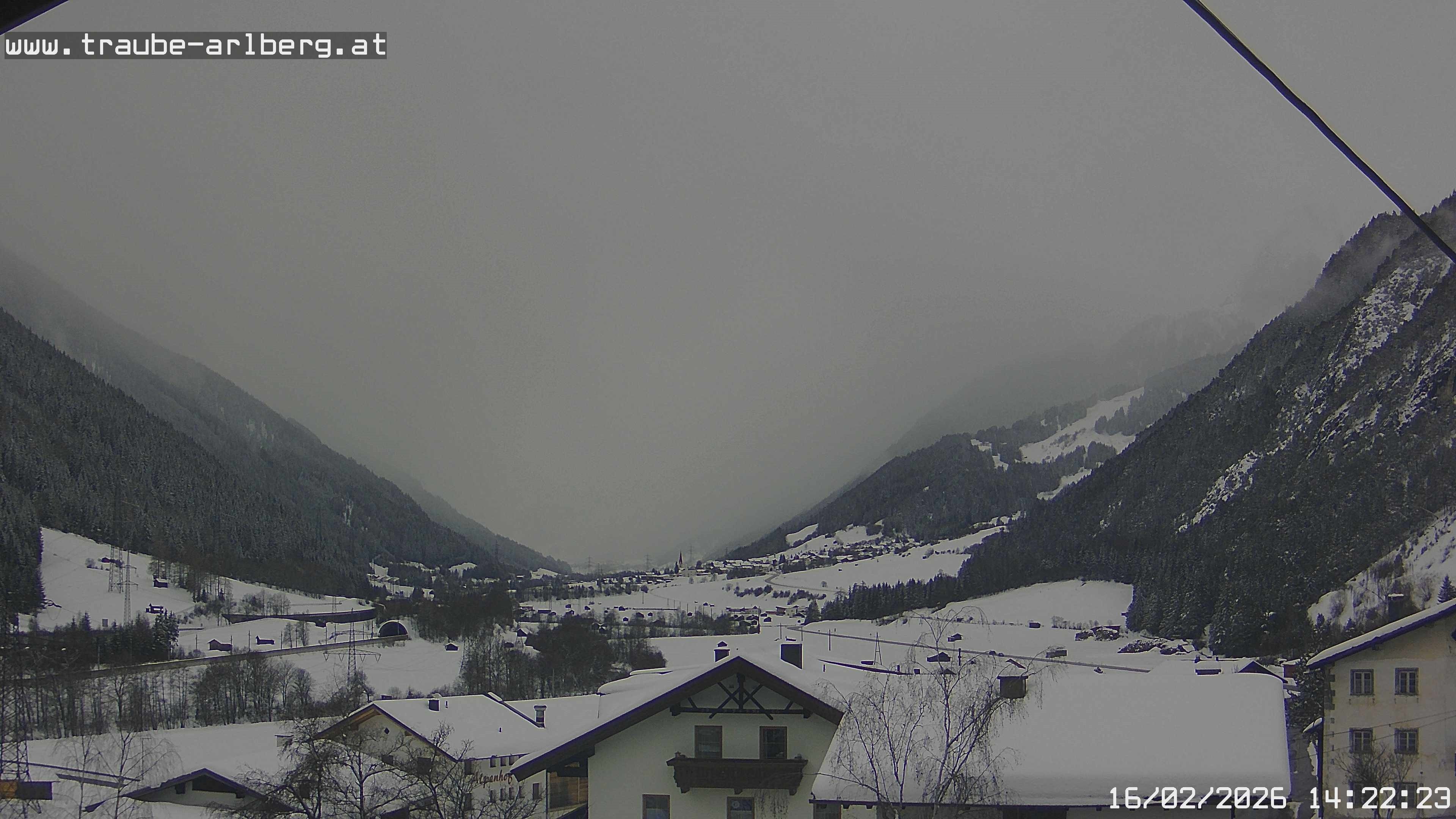 Archived image Webcam guesthouse "Traube", Pettneu