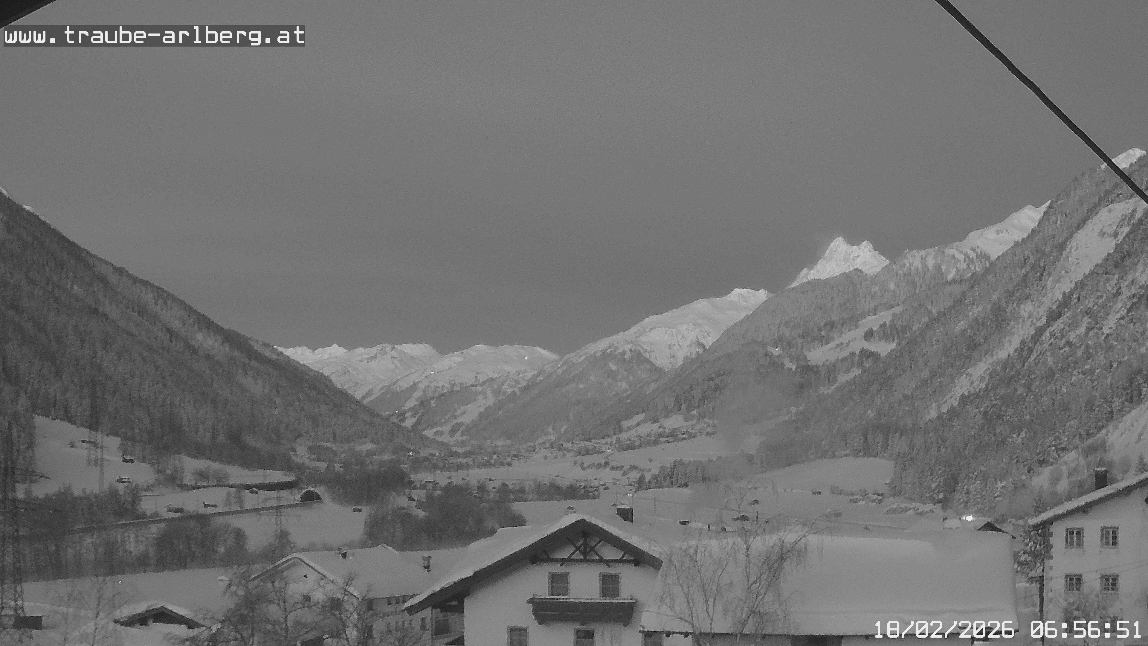 Archiv Foto Webcam Pettneu, Gasthof Traube
