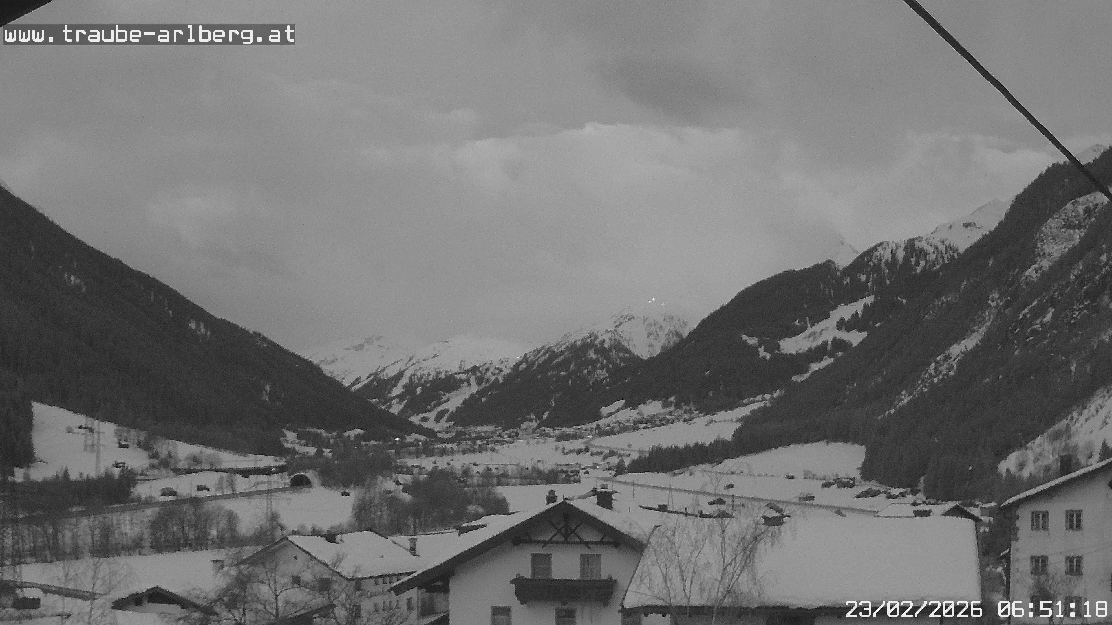 Archiv Foto Webcam Pettneu, Gasthof Traube