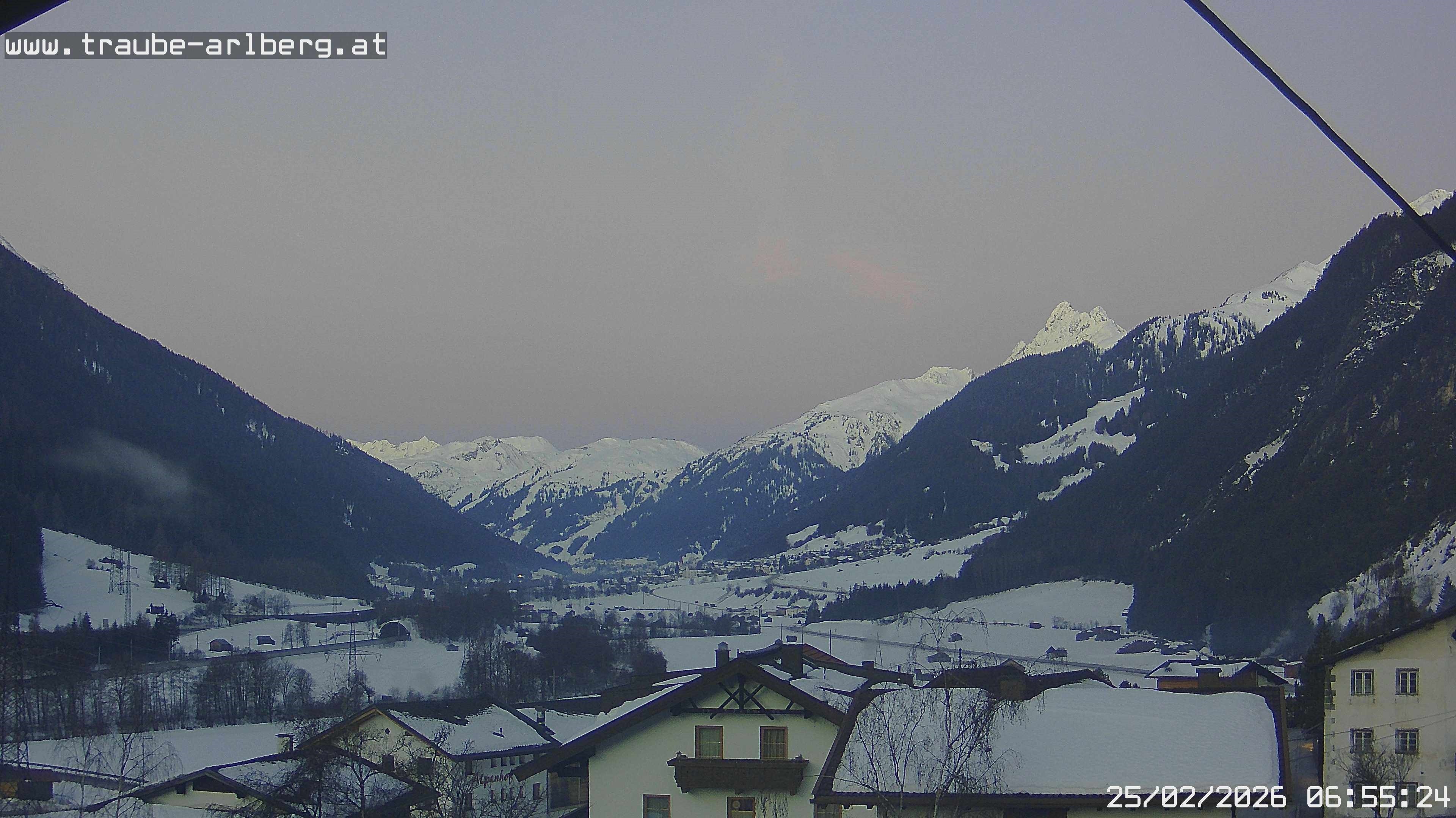 Archiv Foto Webcam Pettneu, Gasthof Traube