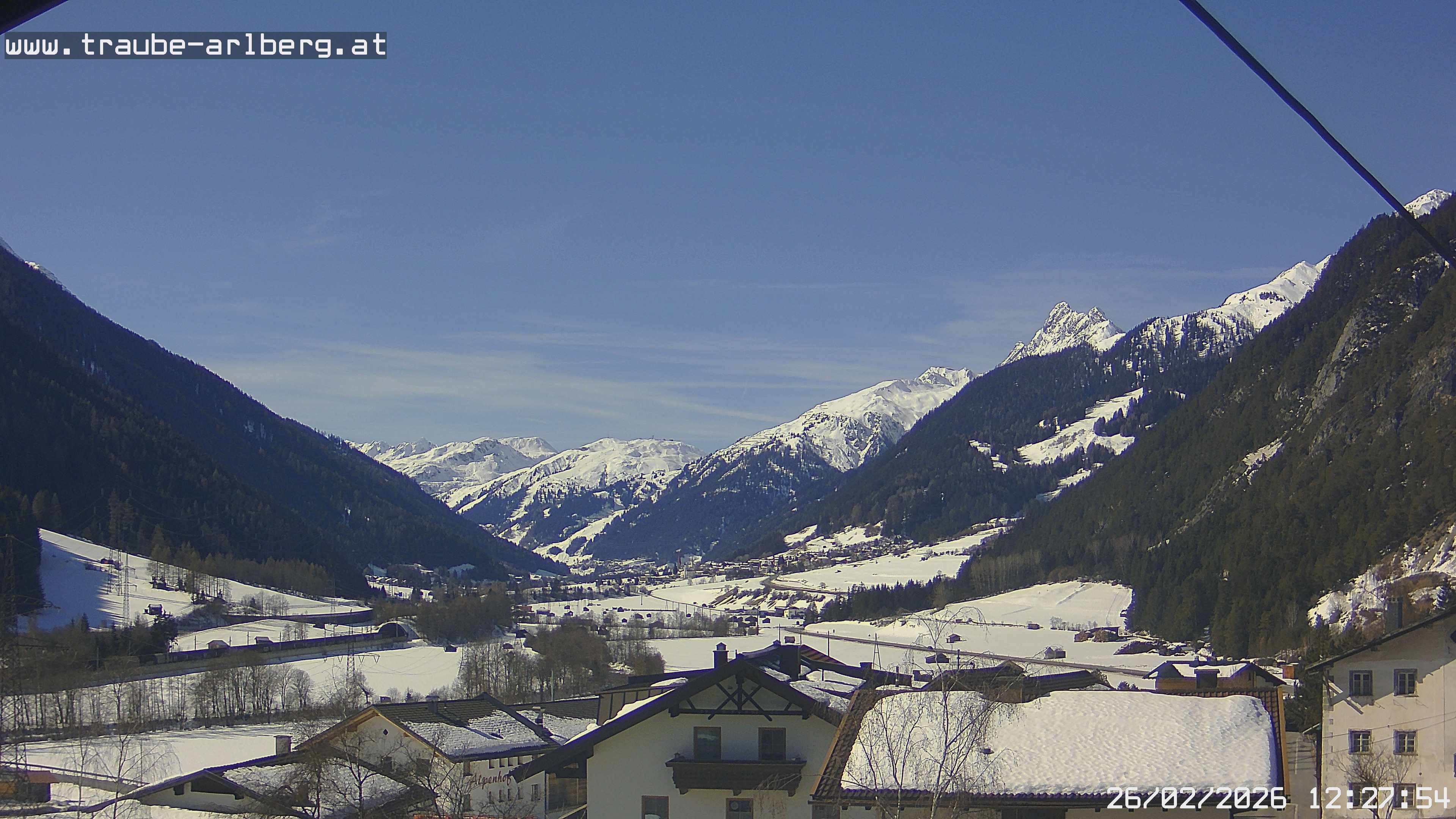 Archived image Webcam guesthouse "Traube", Pettneu