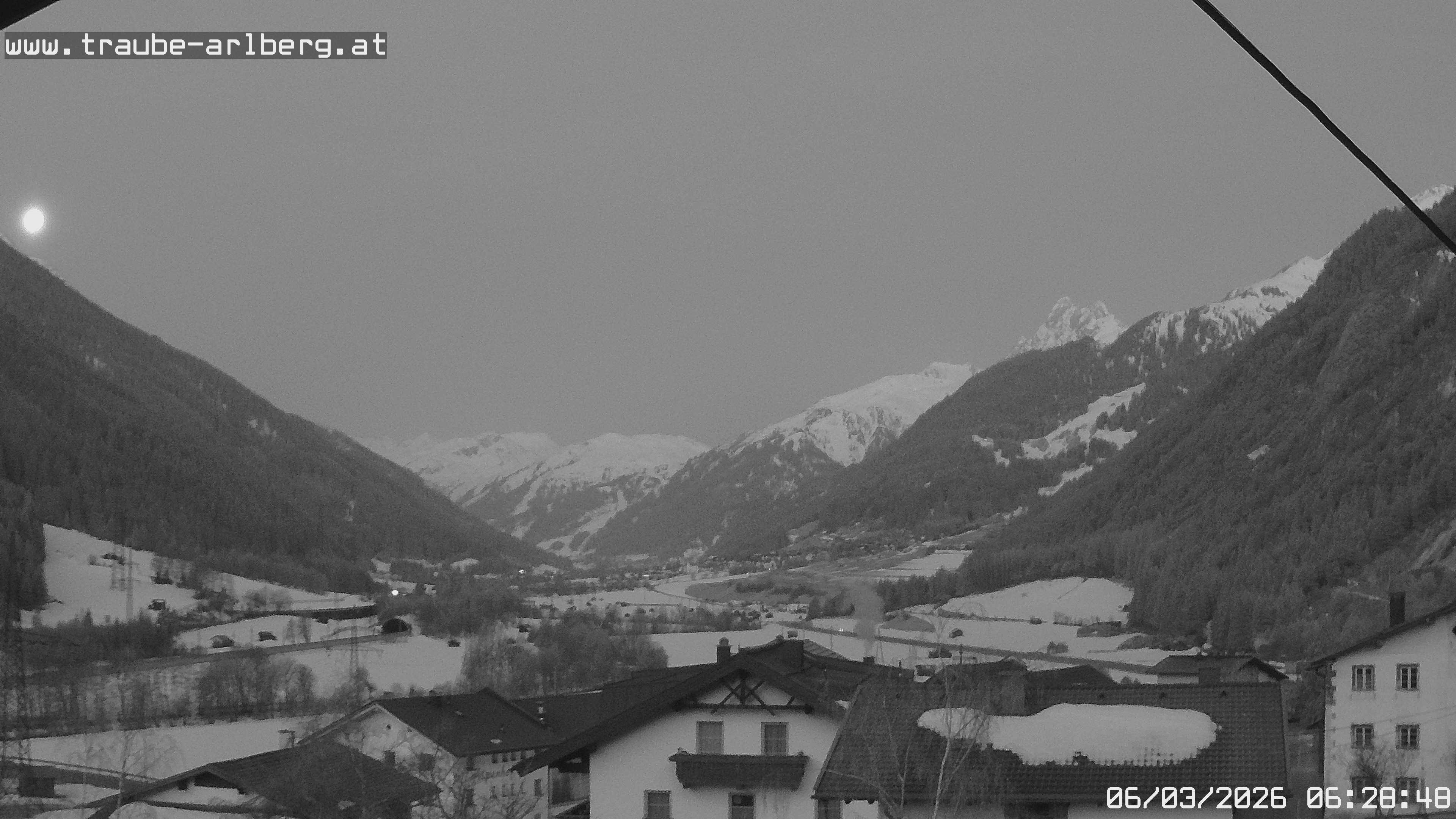 Archiv Foto Webcam Pettneu, Gasthof Traube