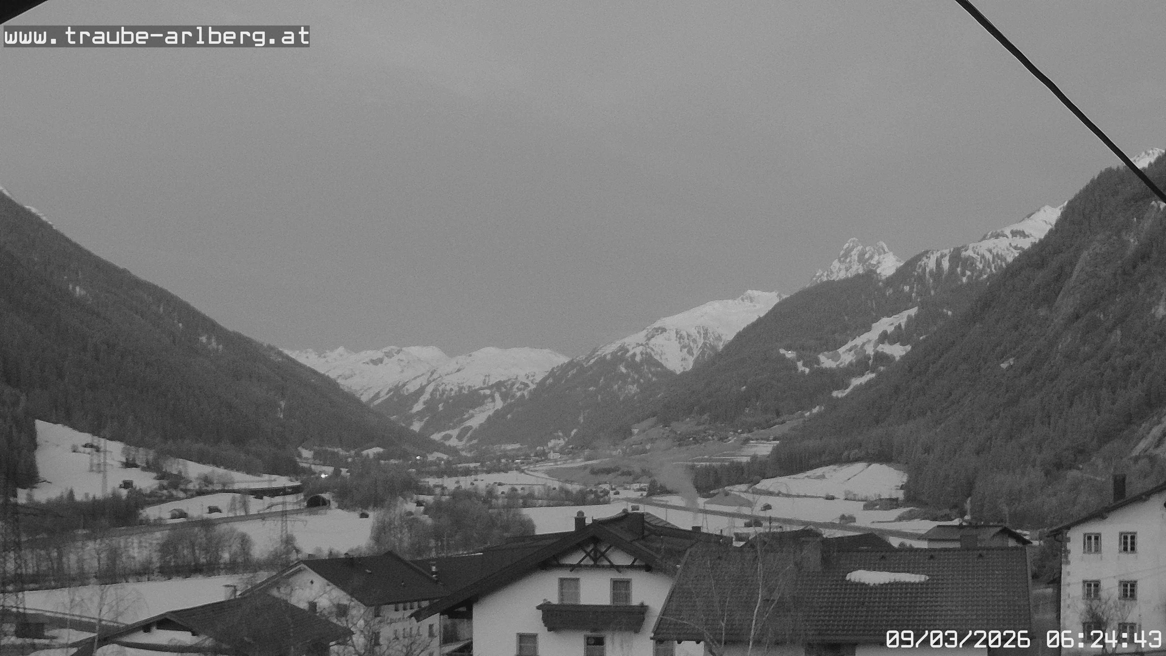 Archiv Foto Webcam Pettneu, Gasthof Traube