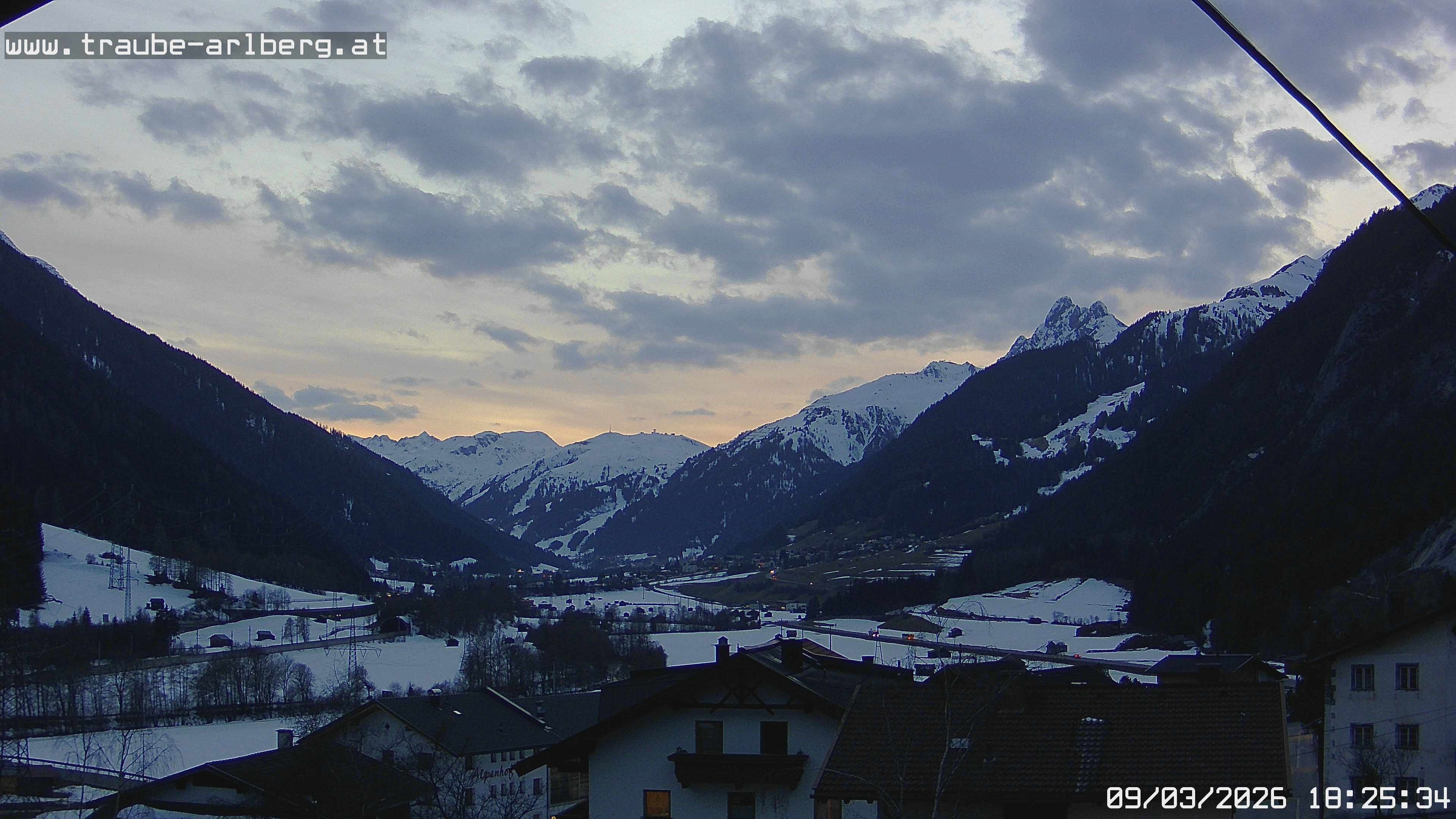 Archiv Foto Webcam Pettneu, Gasthof Traube