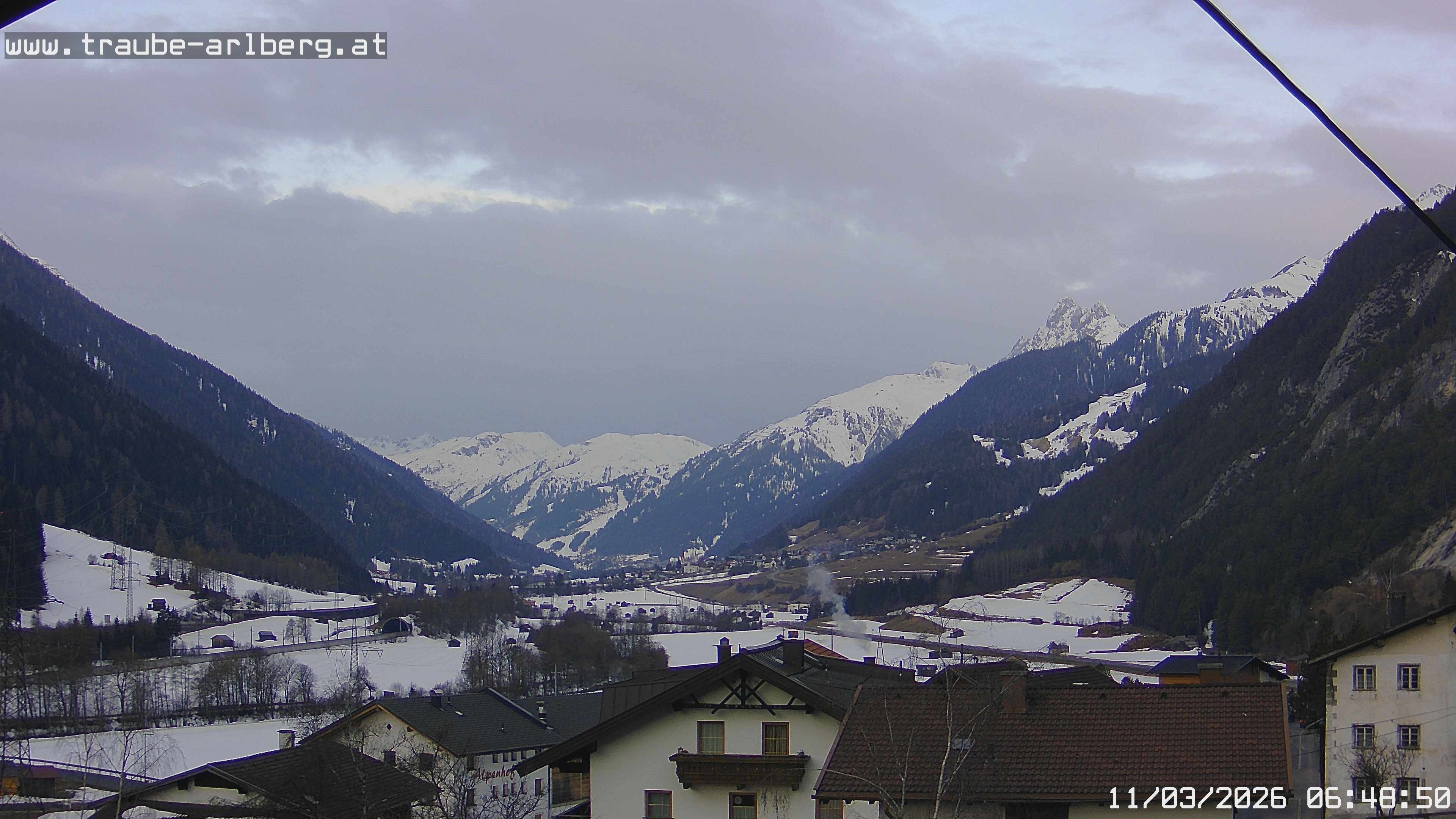 Archived image Webcam guesthouse "Traube", Pettneu