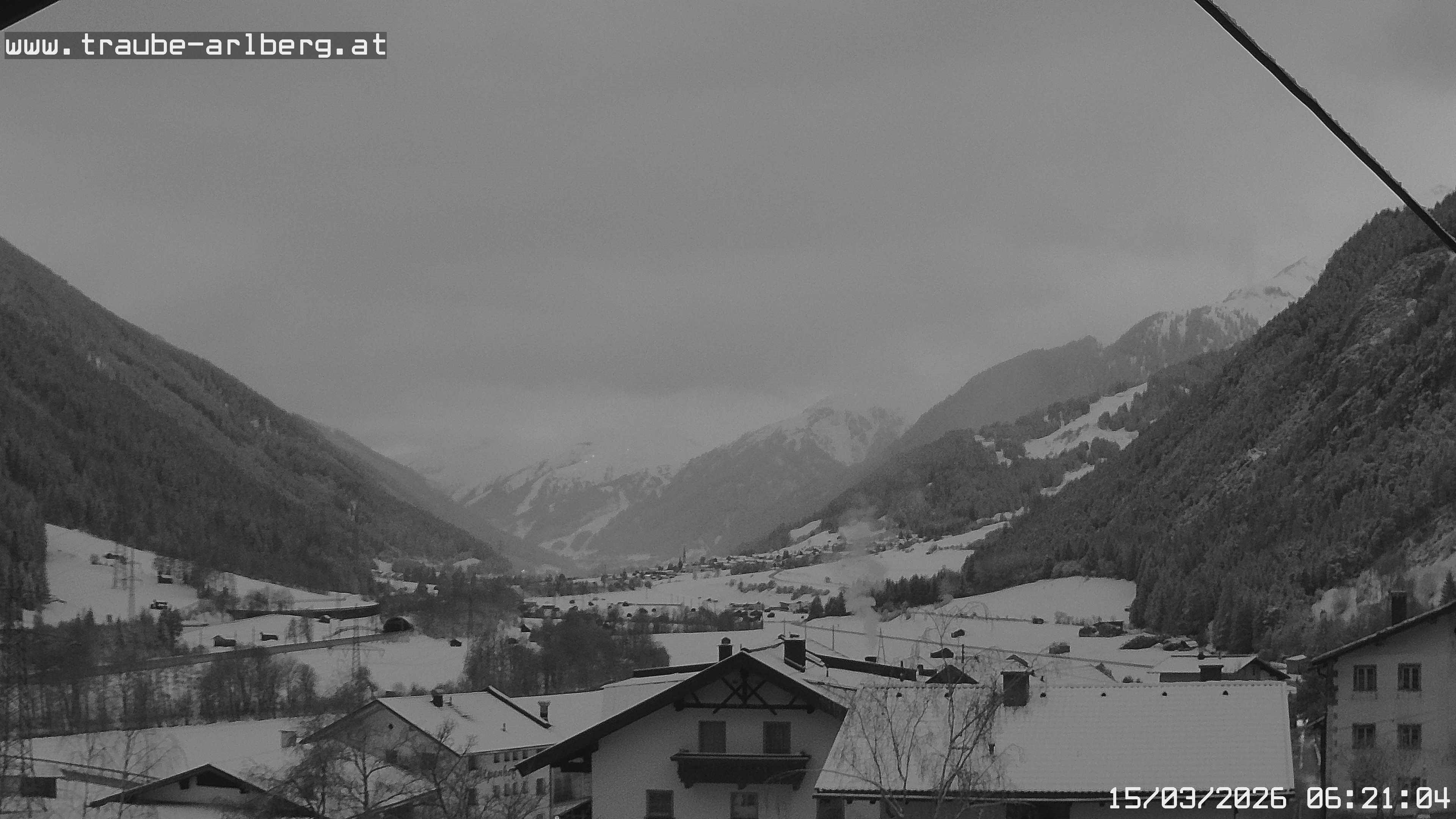 Archiv Foto Webcam Pettneu, Gasthof Traube