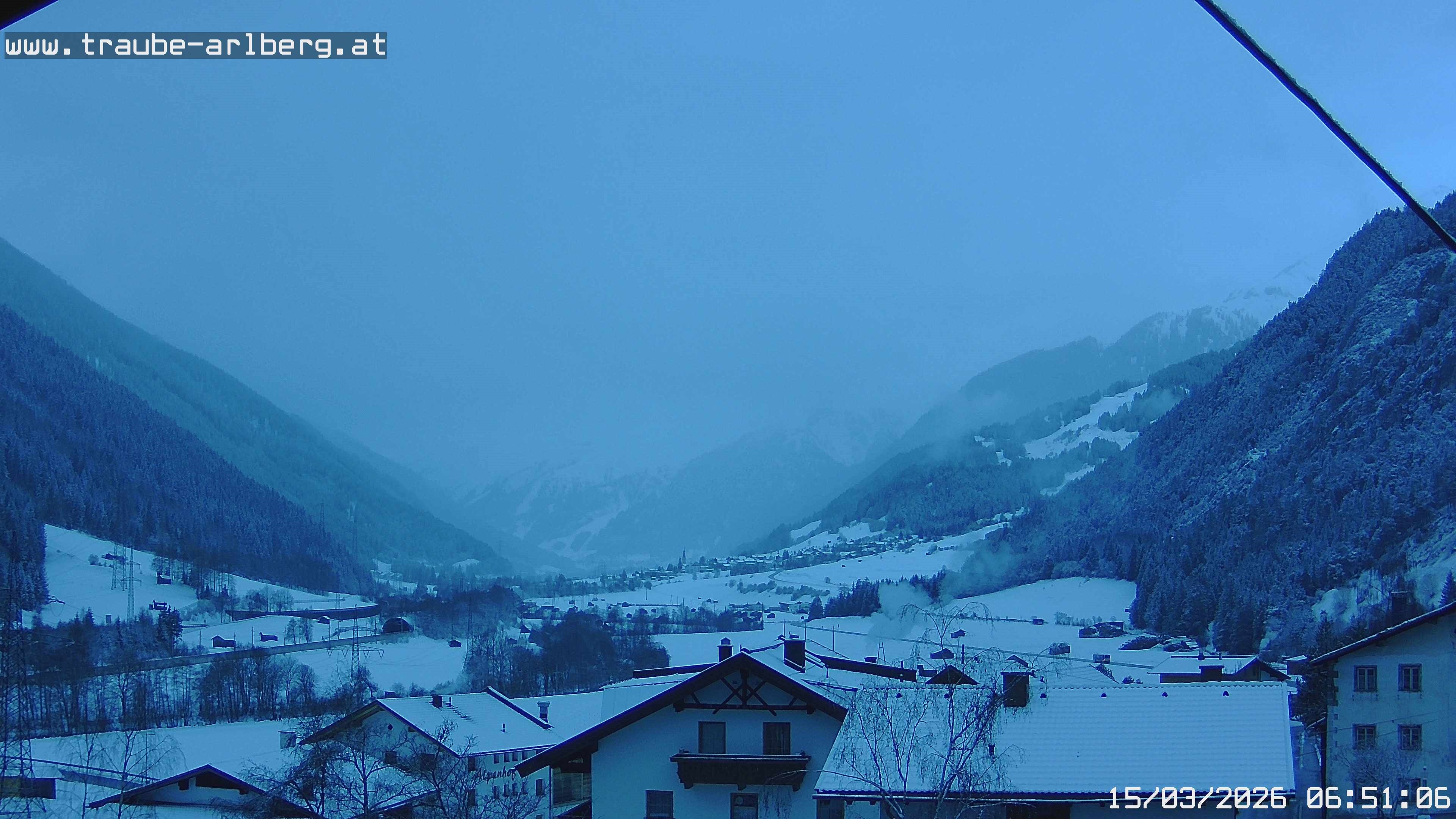 Archiv Foto Webcam Pettneu, Gasthof Traube