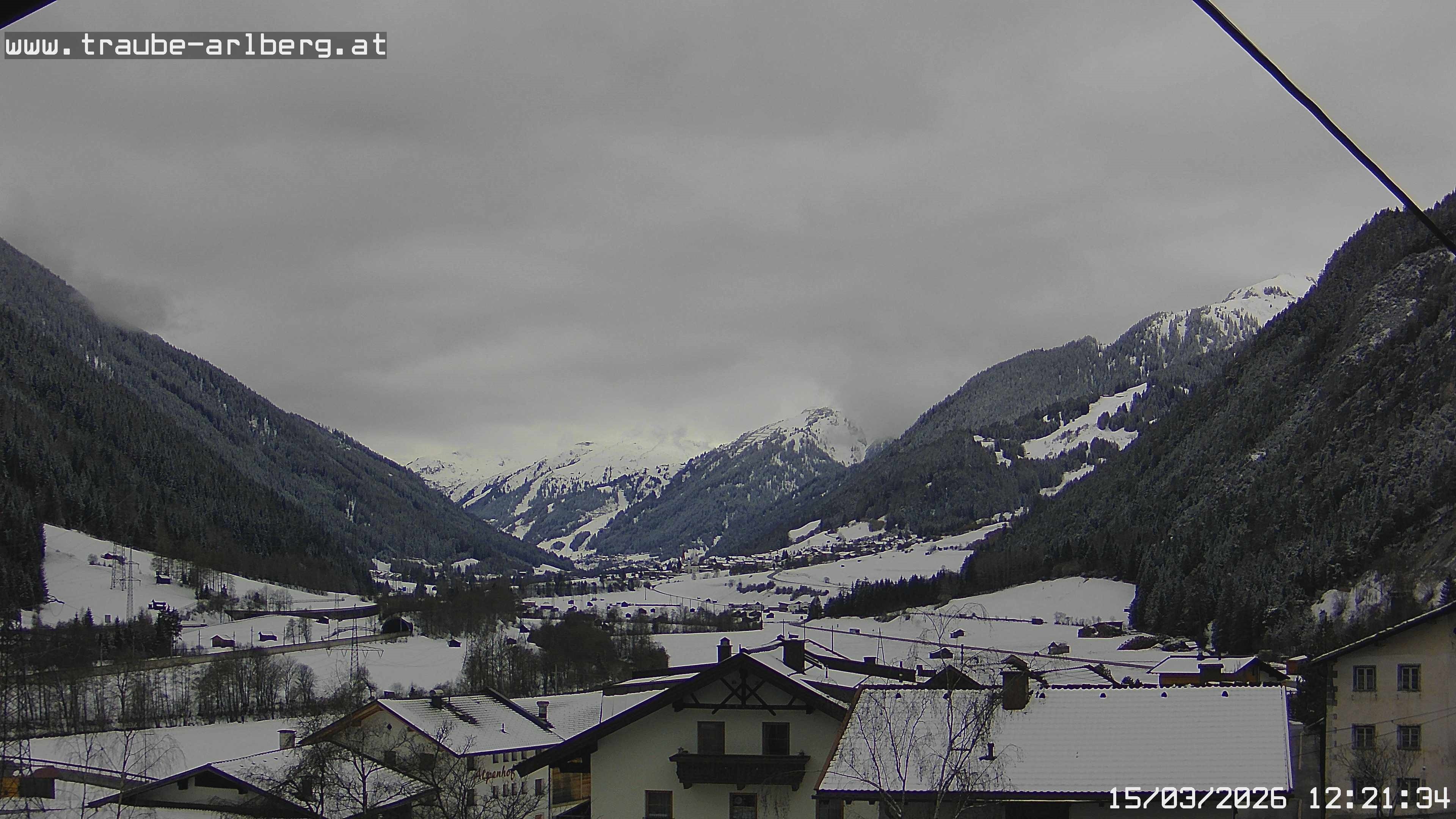 Archiv Foto Webcam Pettneu, Gasthof Traube