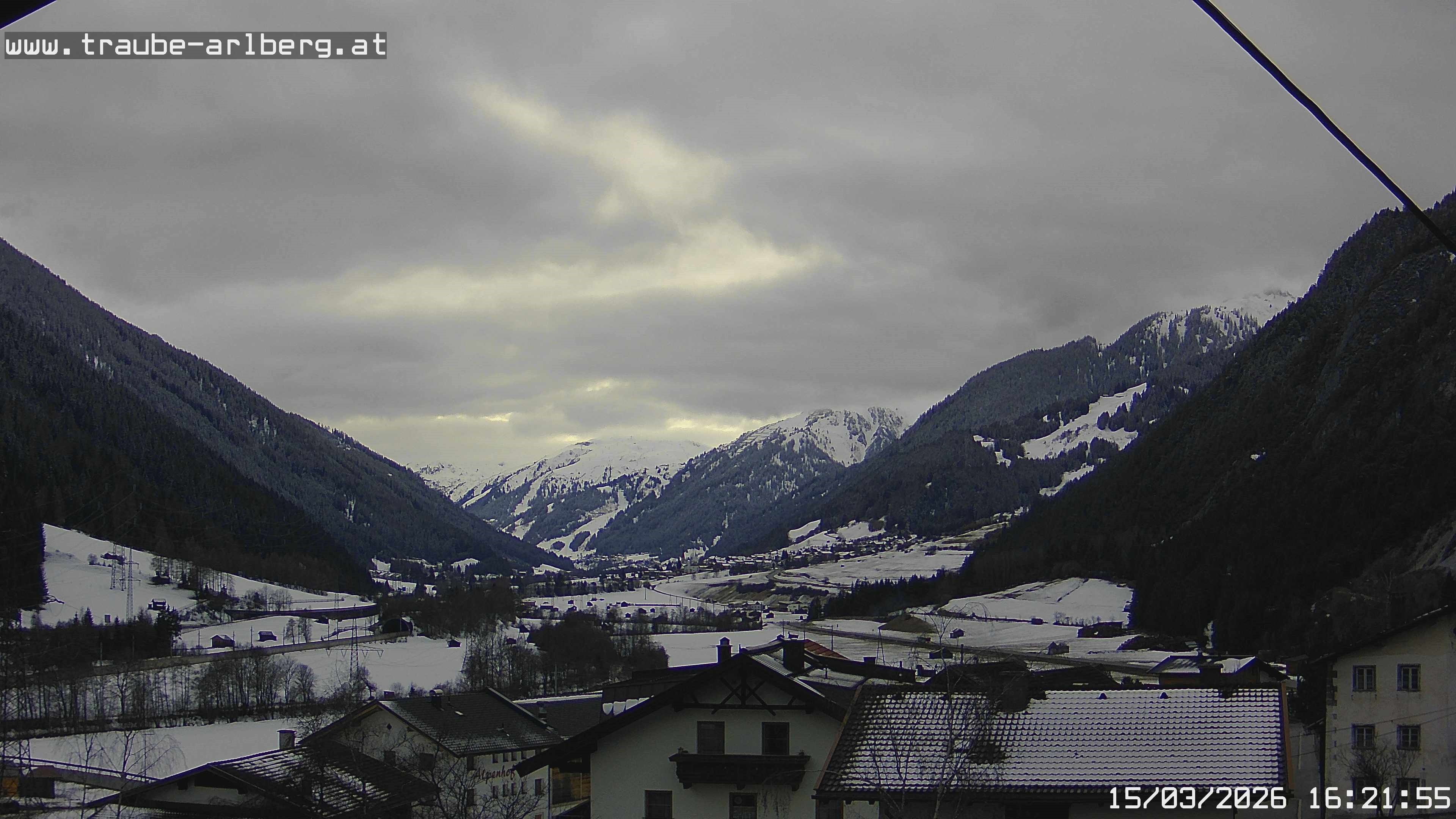 Archiv Foto Webcam Pettneu, Gasthof Traube