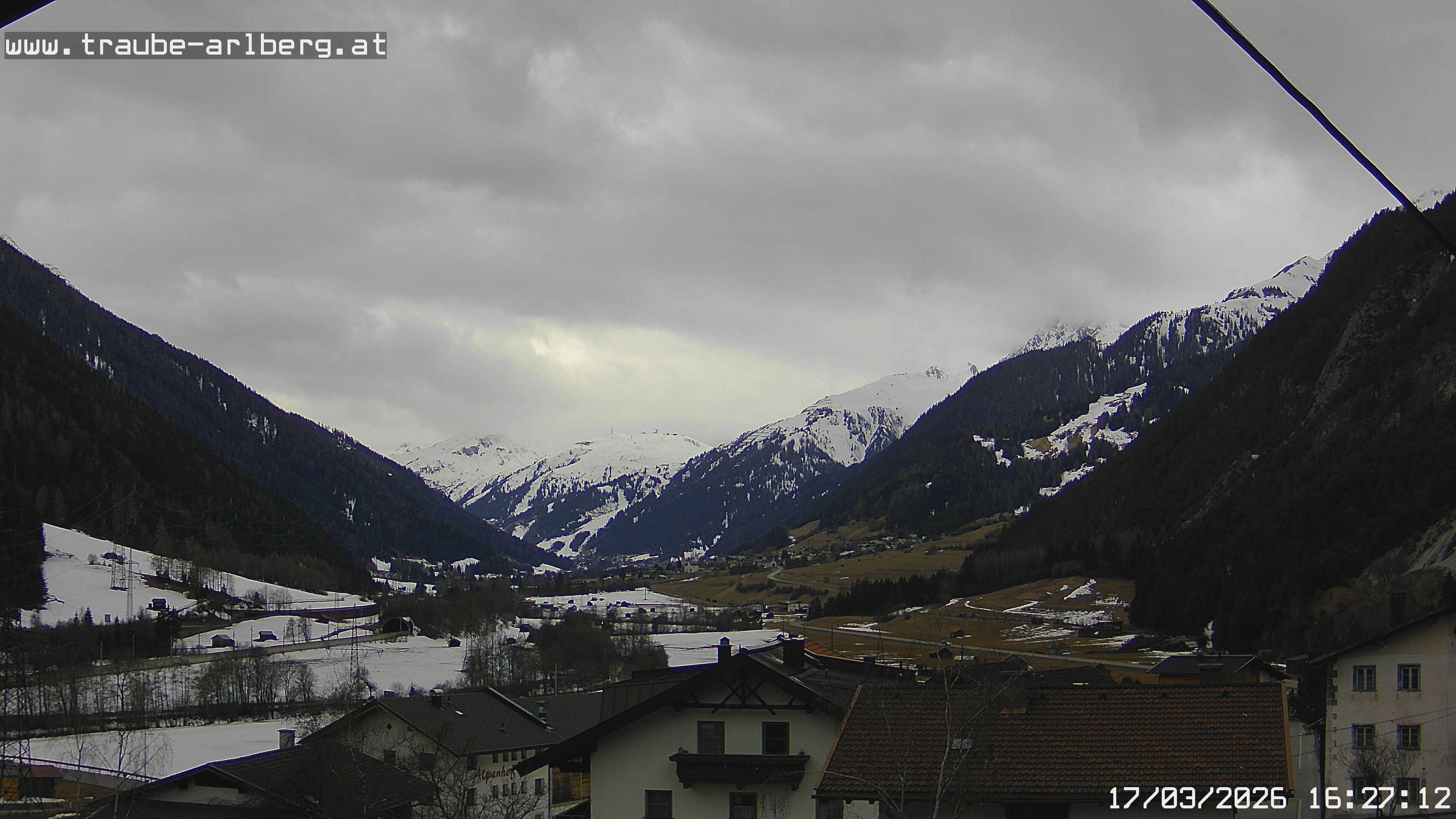 Archiv Foto Webcam Pettneu, Gasthof Traube