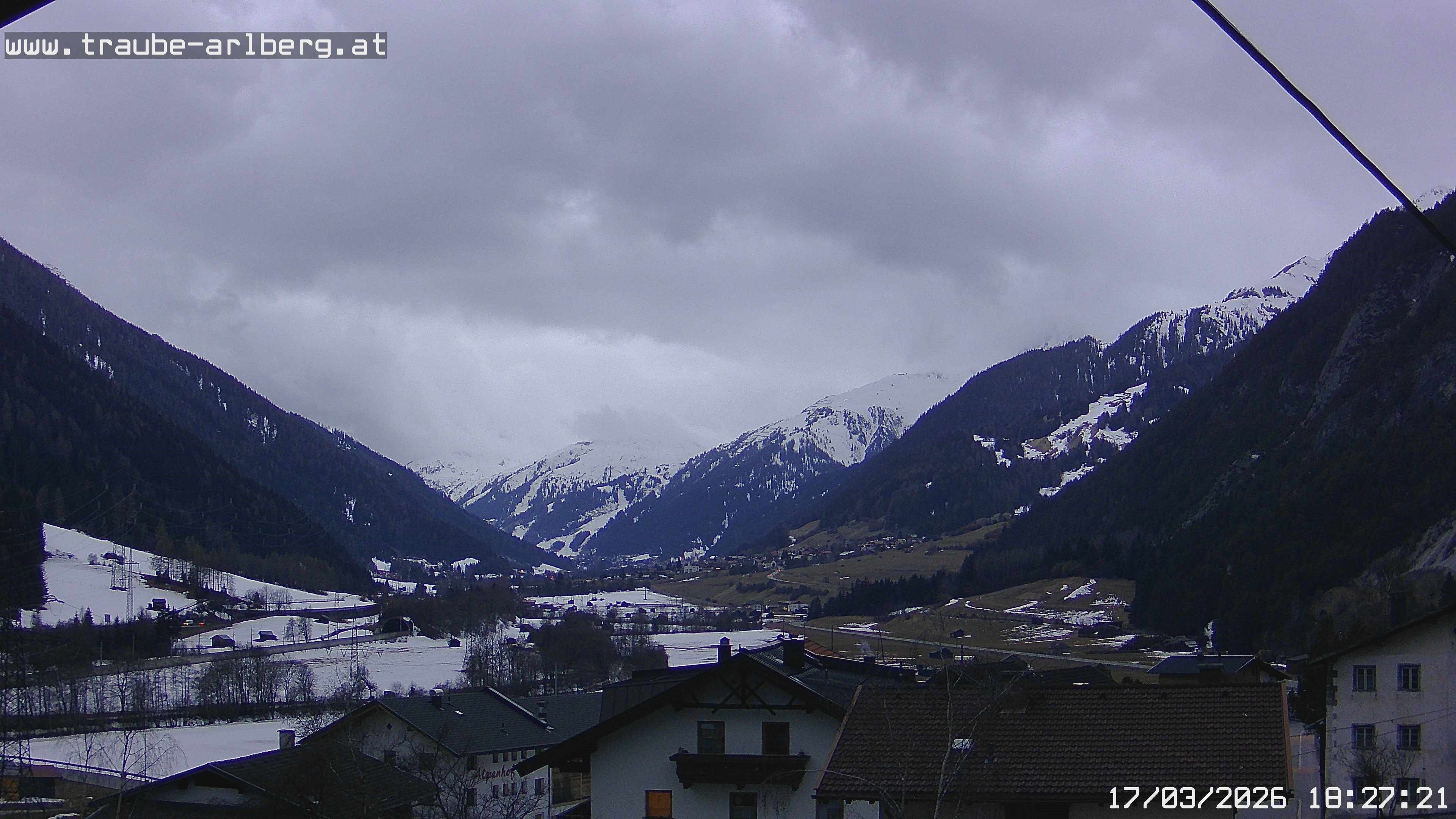 Archiv Foto Webcam Pettneu, Gasthof Traube