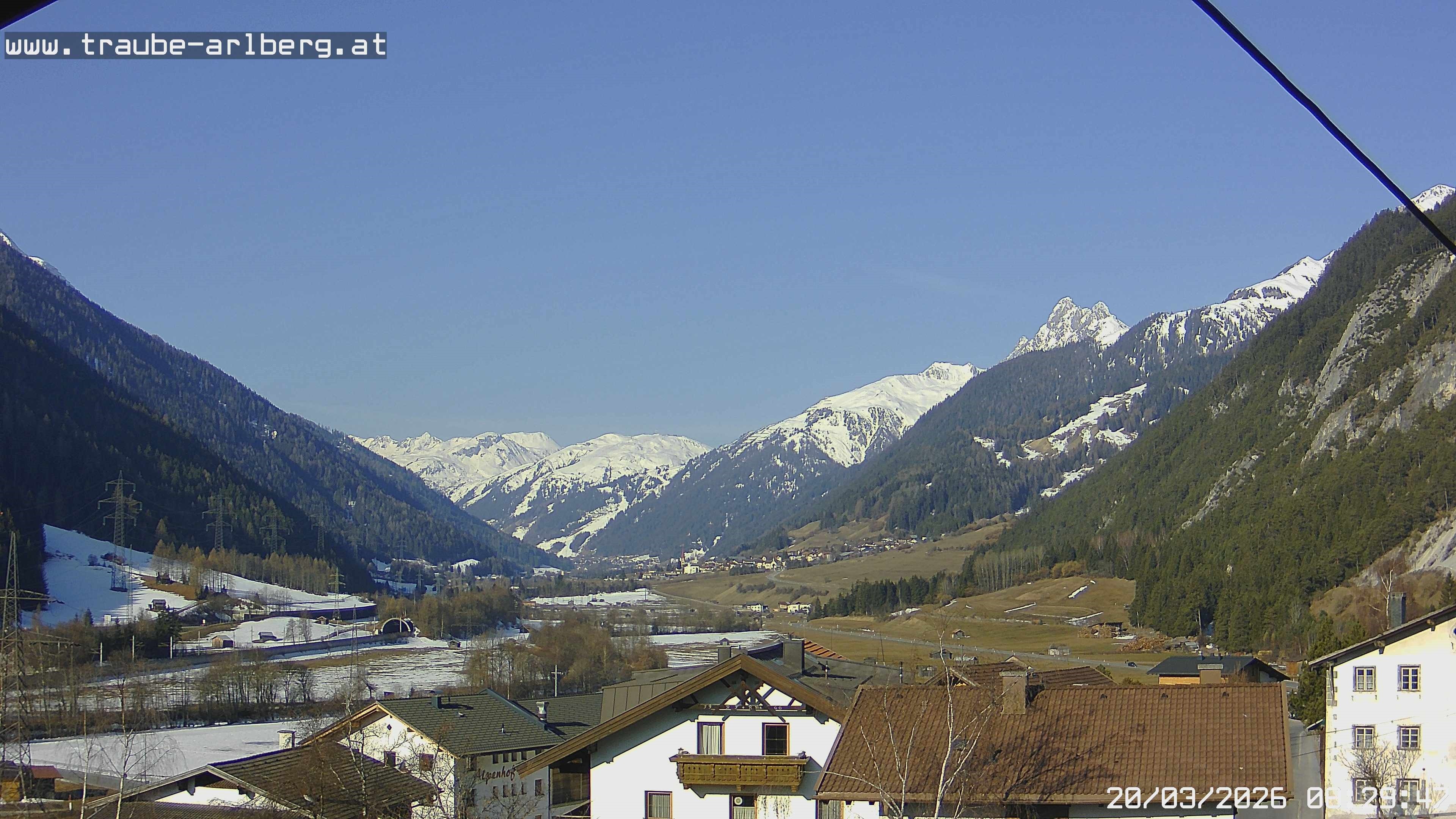 Archived image Webcam guesthouse "Traube", Pettneu