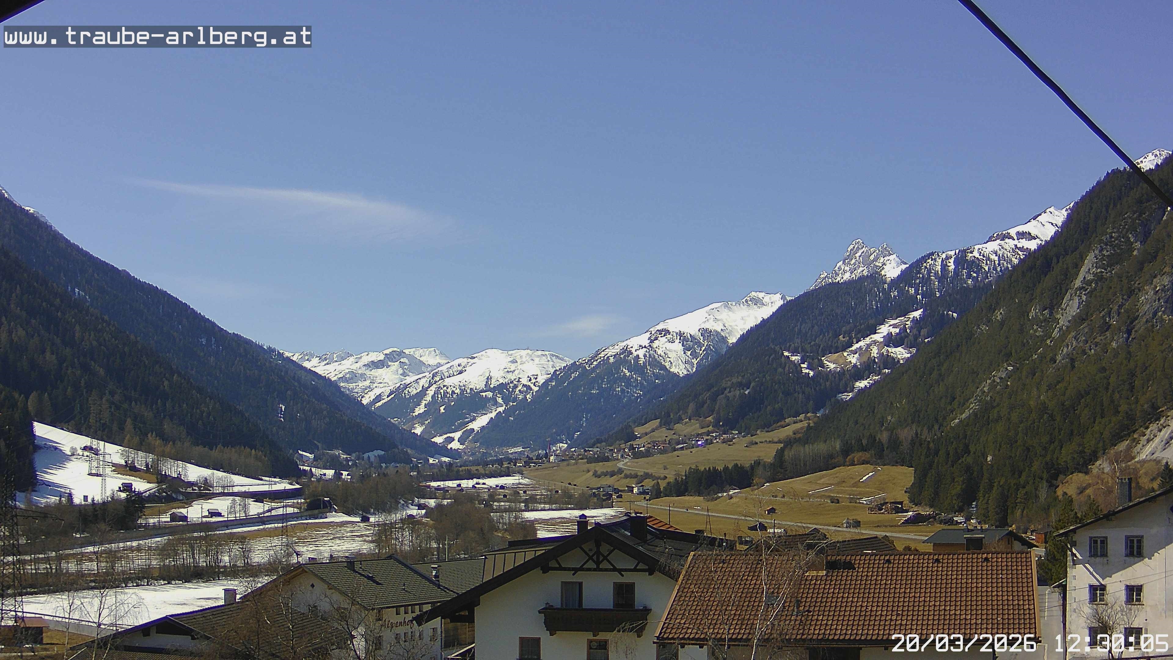 Archived image Webcam guesthouse "Traube", Pettneu