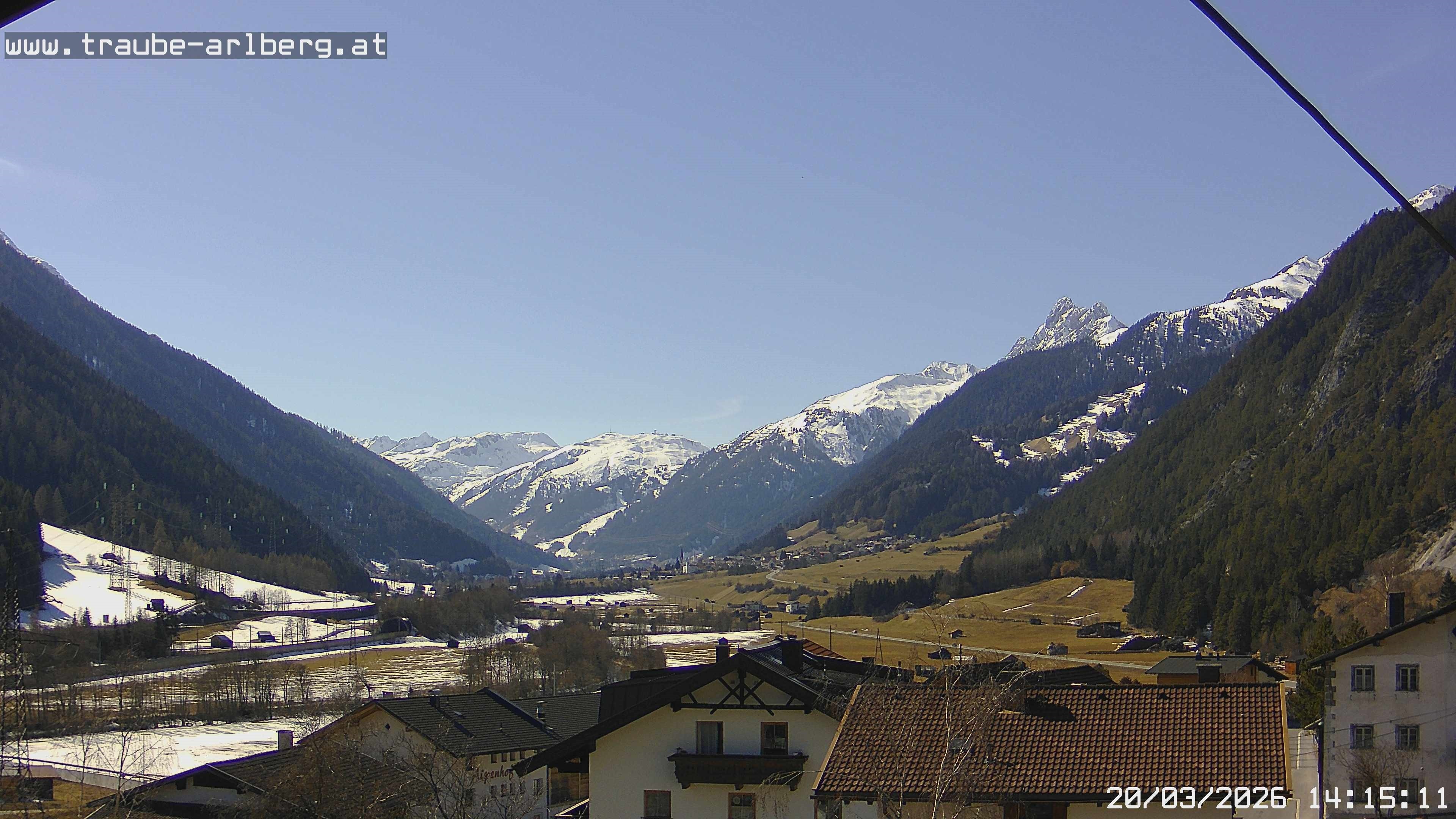 Archived image Webcam guesthouse "Traube", Pettneu