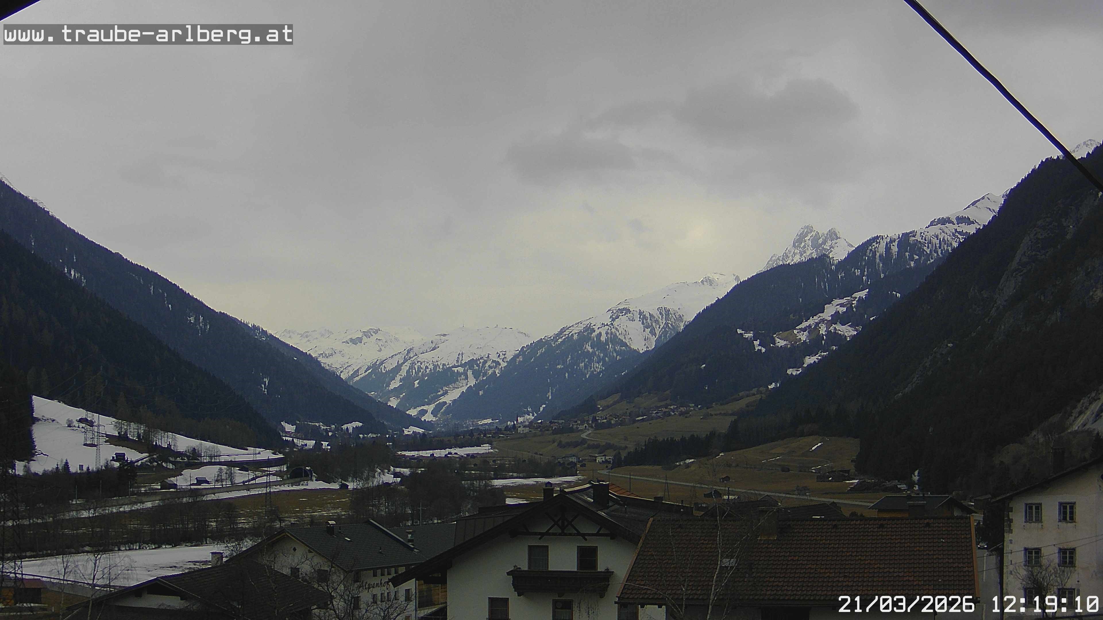 Archived image Webcam guesthouse "Traube", Pettneu