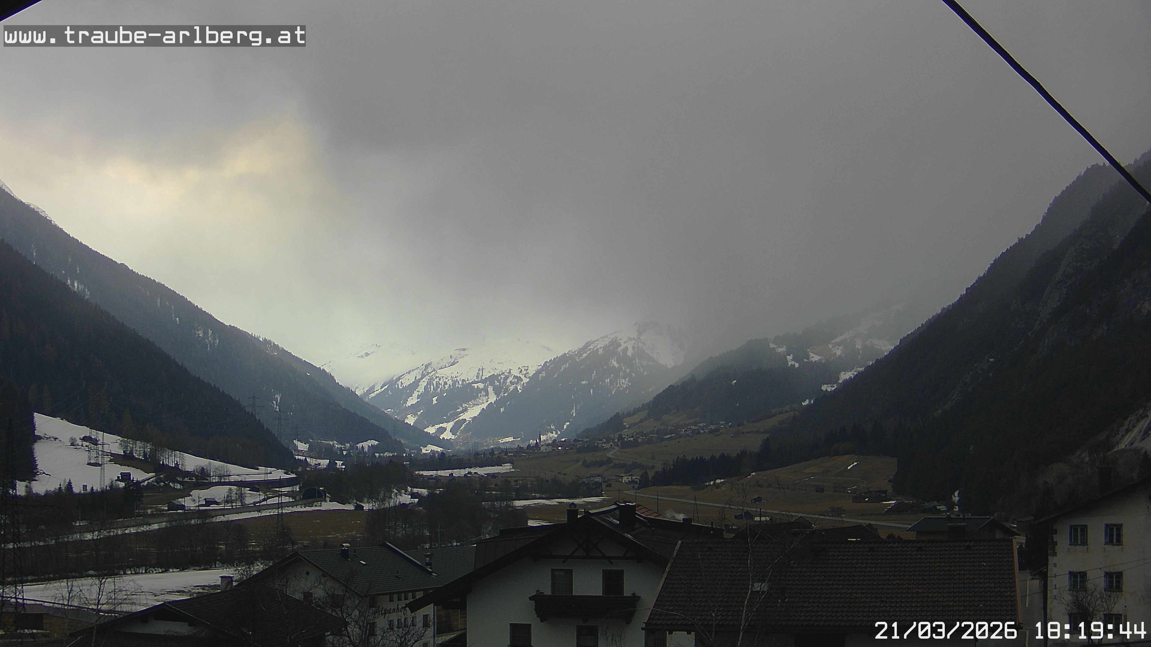 Archived image Webcam guesthouse "Traube", Pettneu