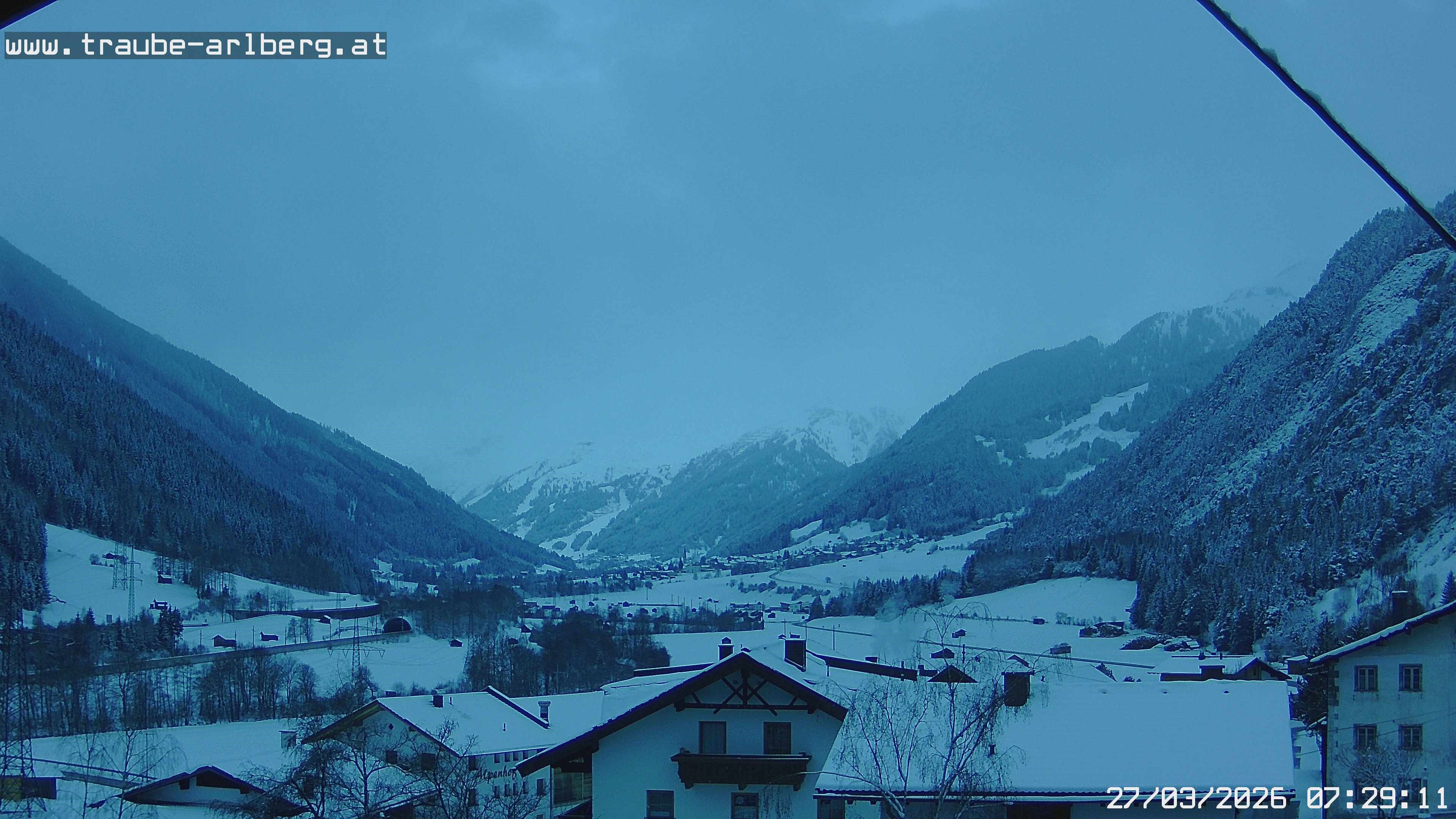 Archived image Webcam guesthouse "Traube", Pettneu