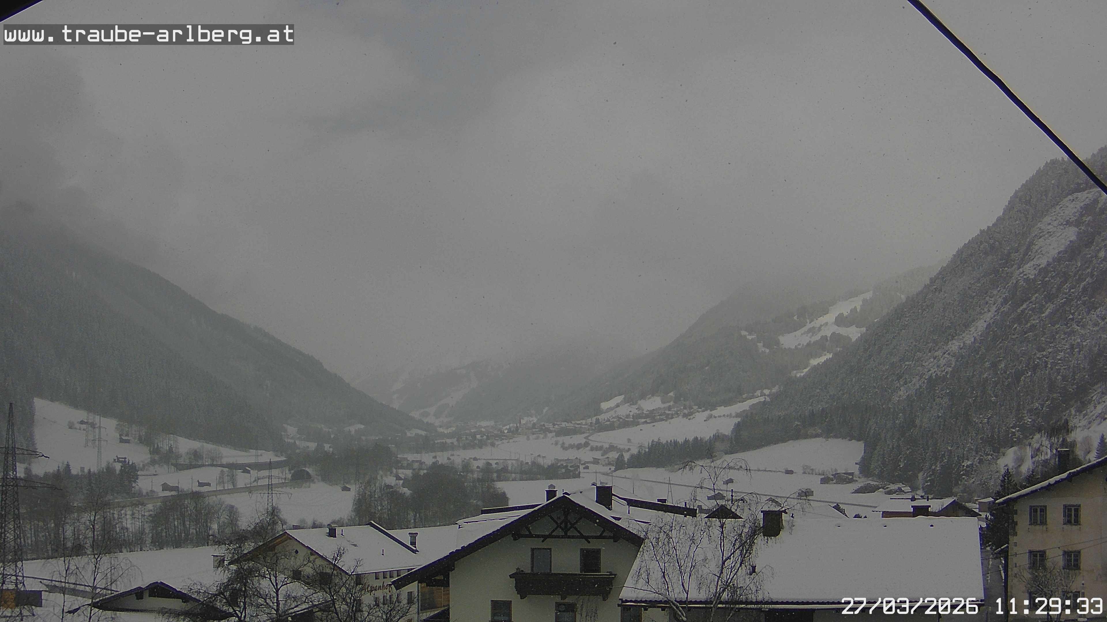 Archived image Webcam guesthouse "Traube", Pettneu