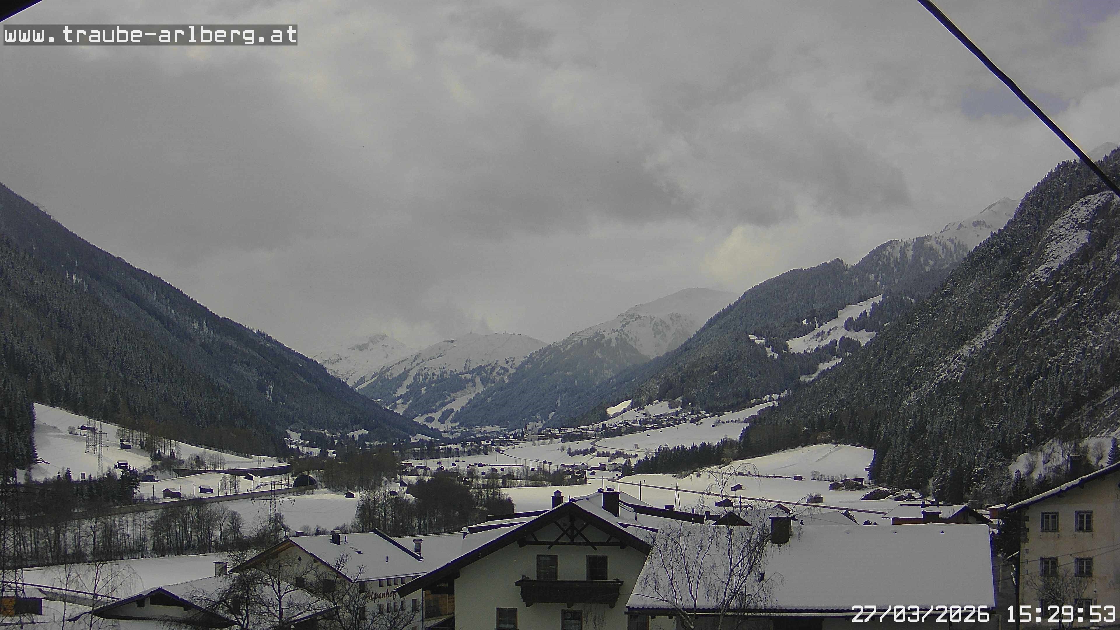 Archived image Webcam guesthouse "Traube", Pettneu