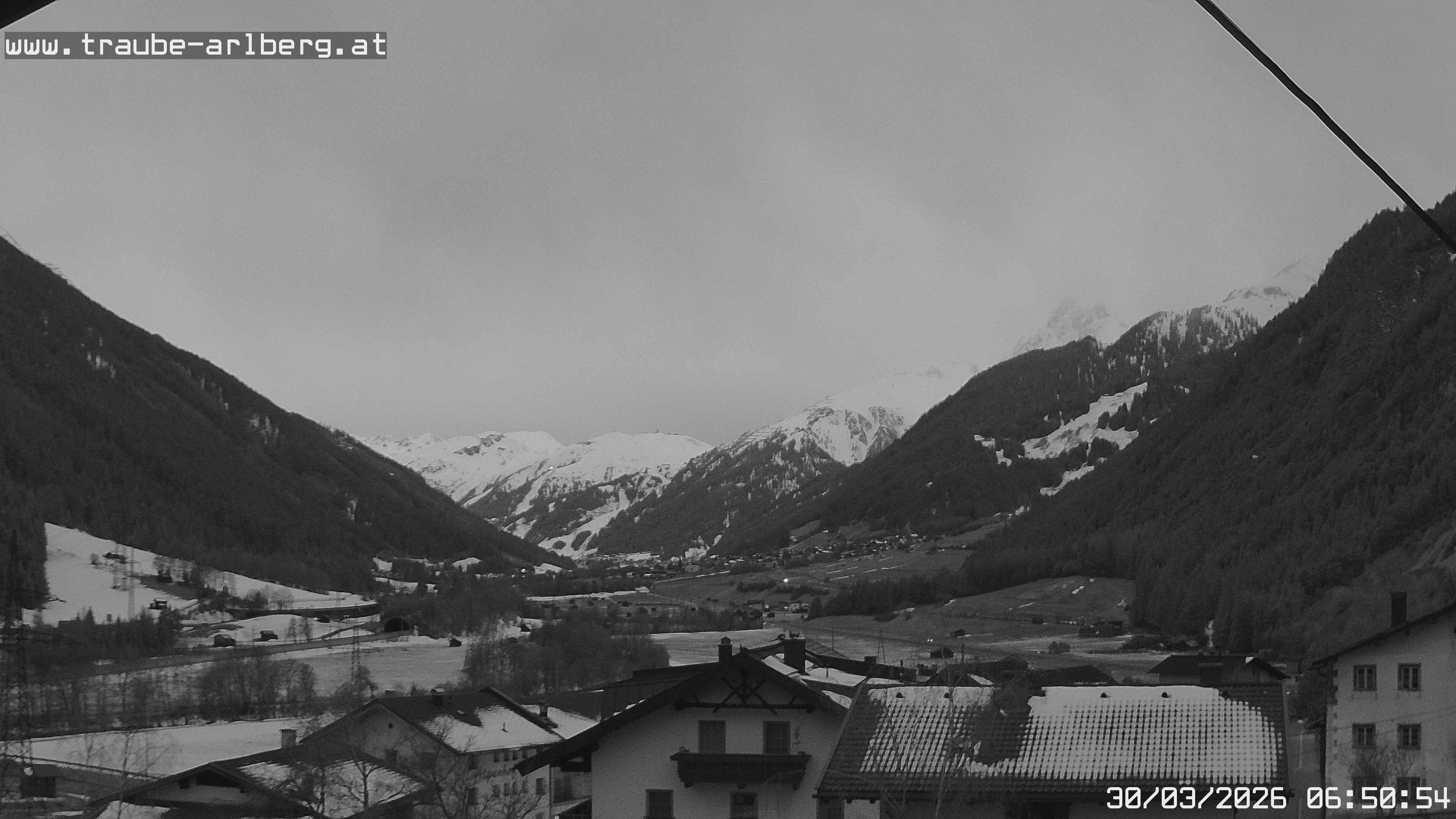 Archiv Foto Webcam Pettneu, Gasthof Traube