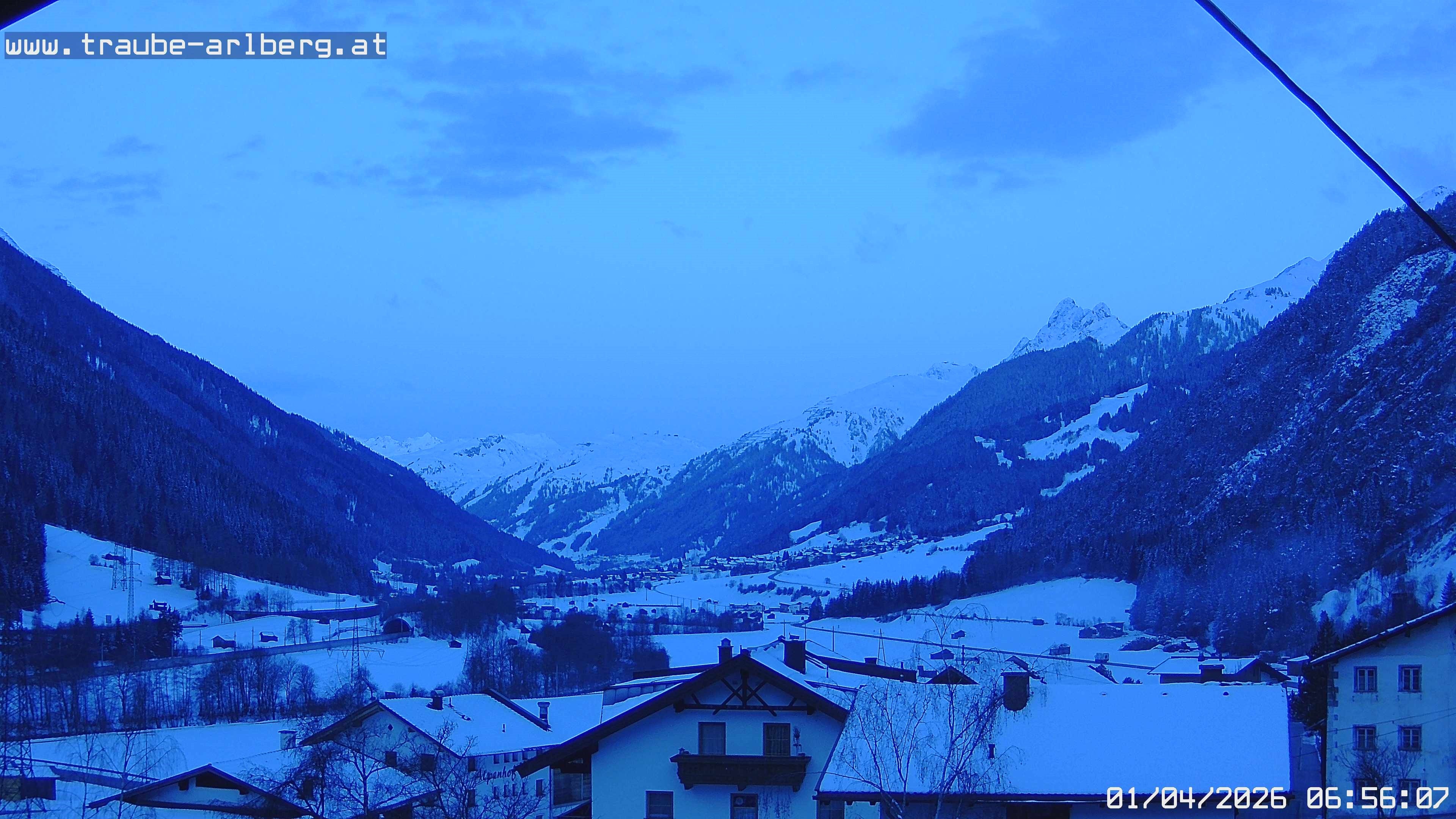 Archived image Webcam guesthouse "Traube", Pettneu