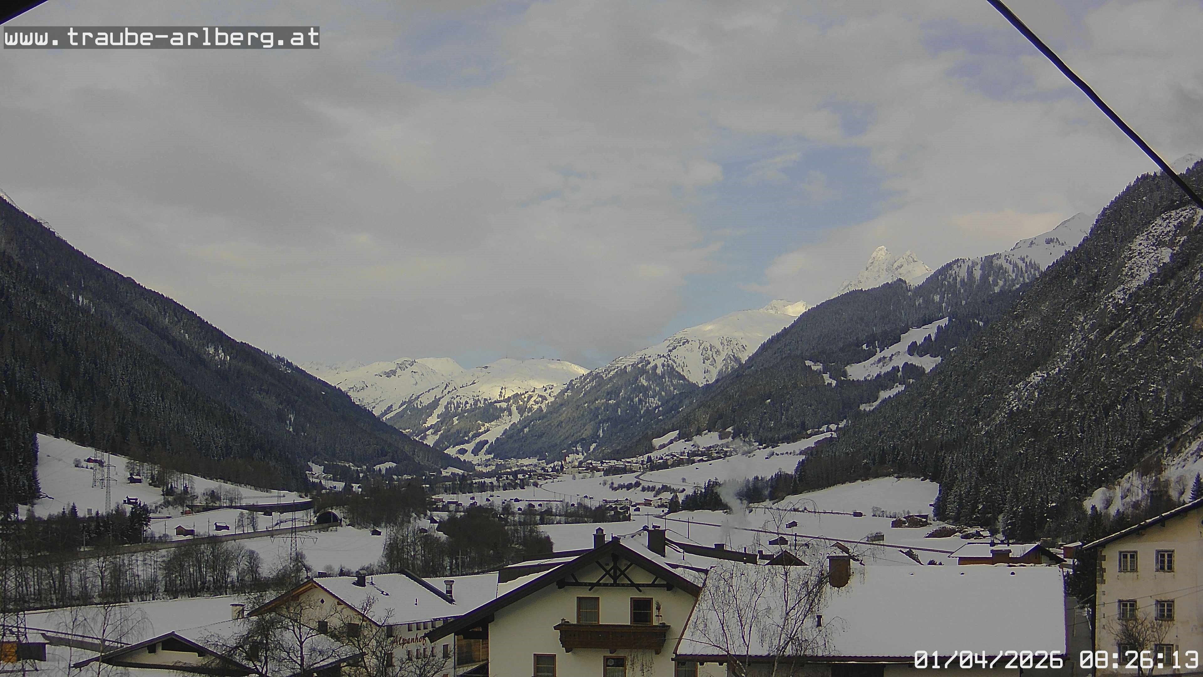 Archived image Webcam guesthouse "Traube", Pettneu