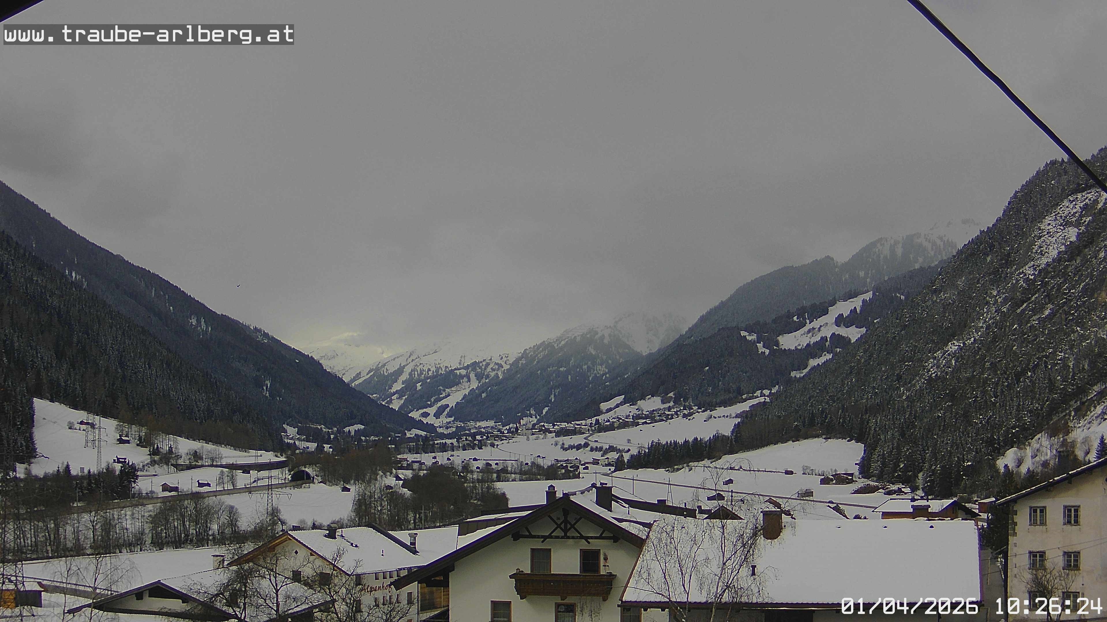 Archived image Webcam guesthouse "Traube", Pettneu