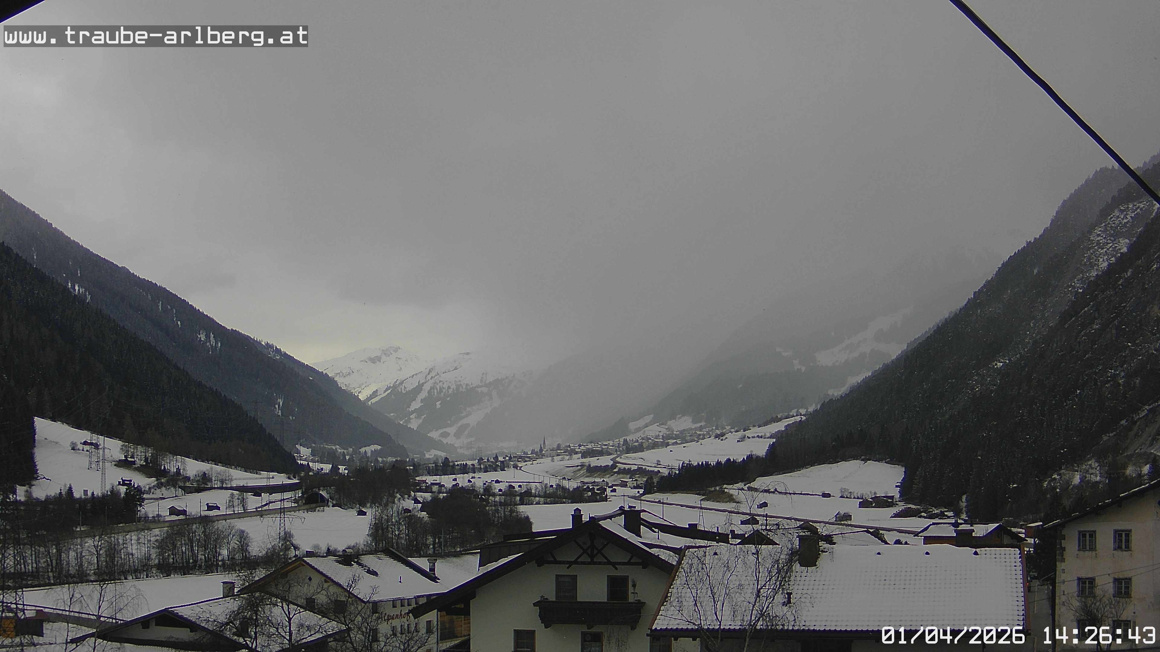 Archived image Webcam guesthouse "Traube", Pettneu