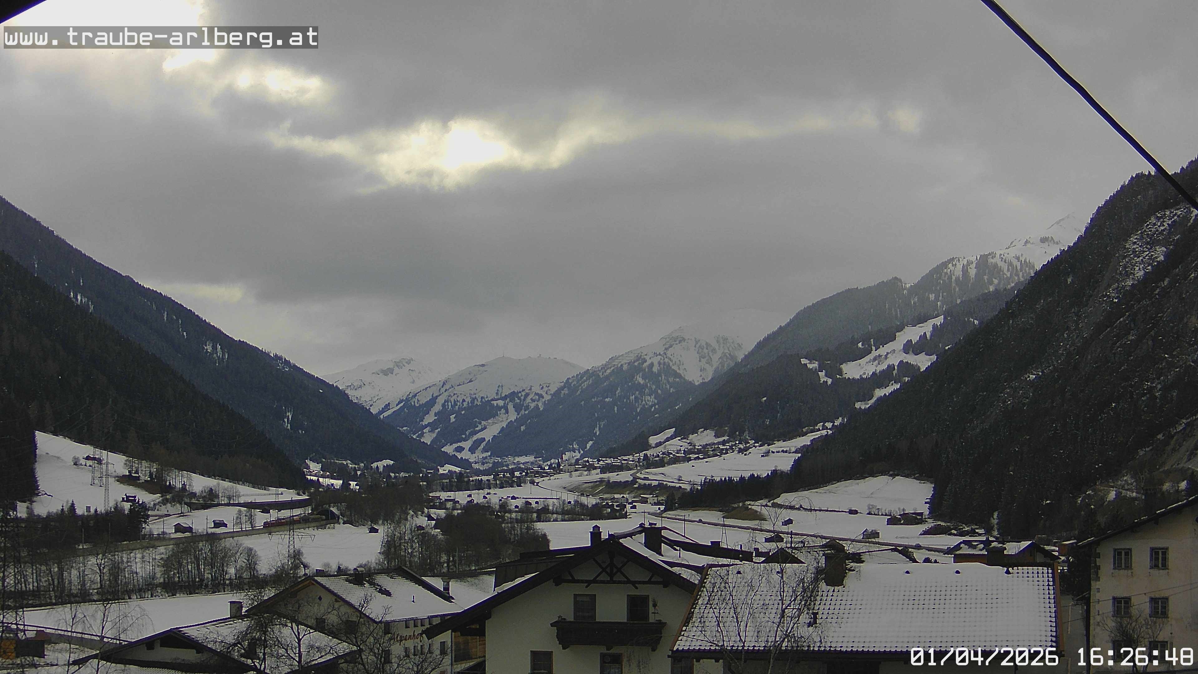 Archived image Webcam guesthouse "Traube", Pettneu