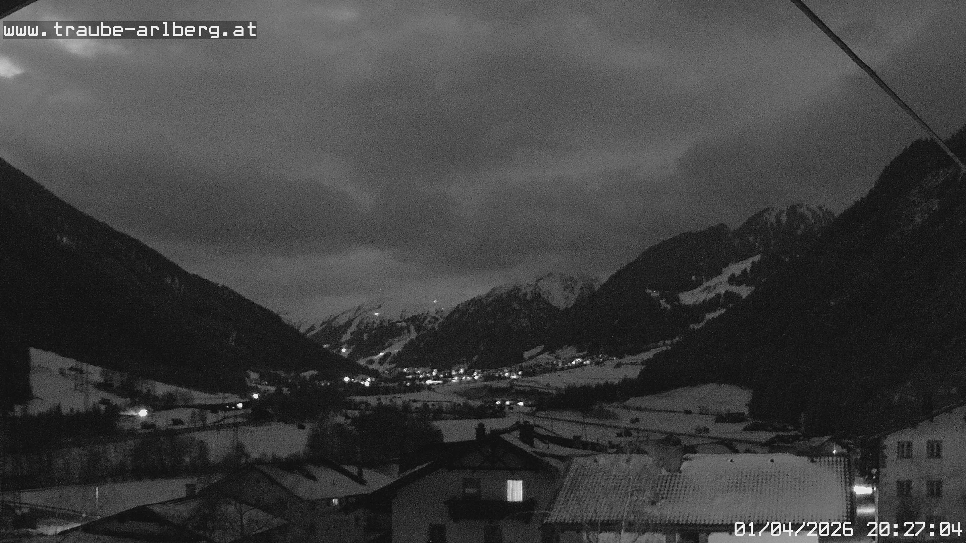 Archived image Webcam guesthouse "Traube", Pettneu