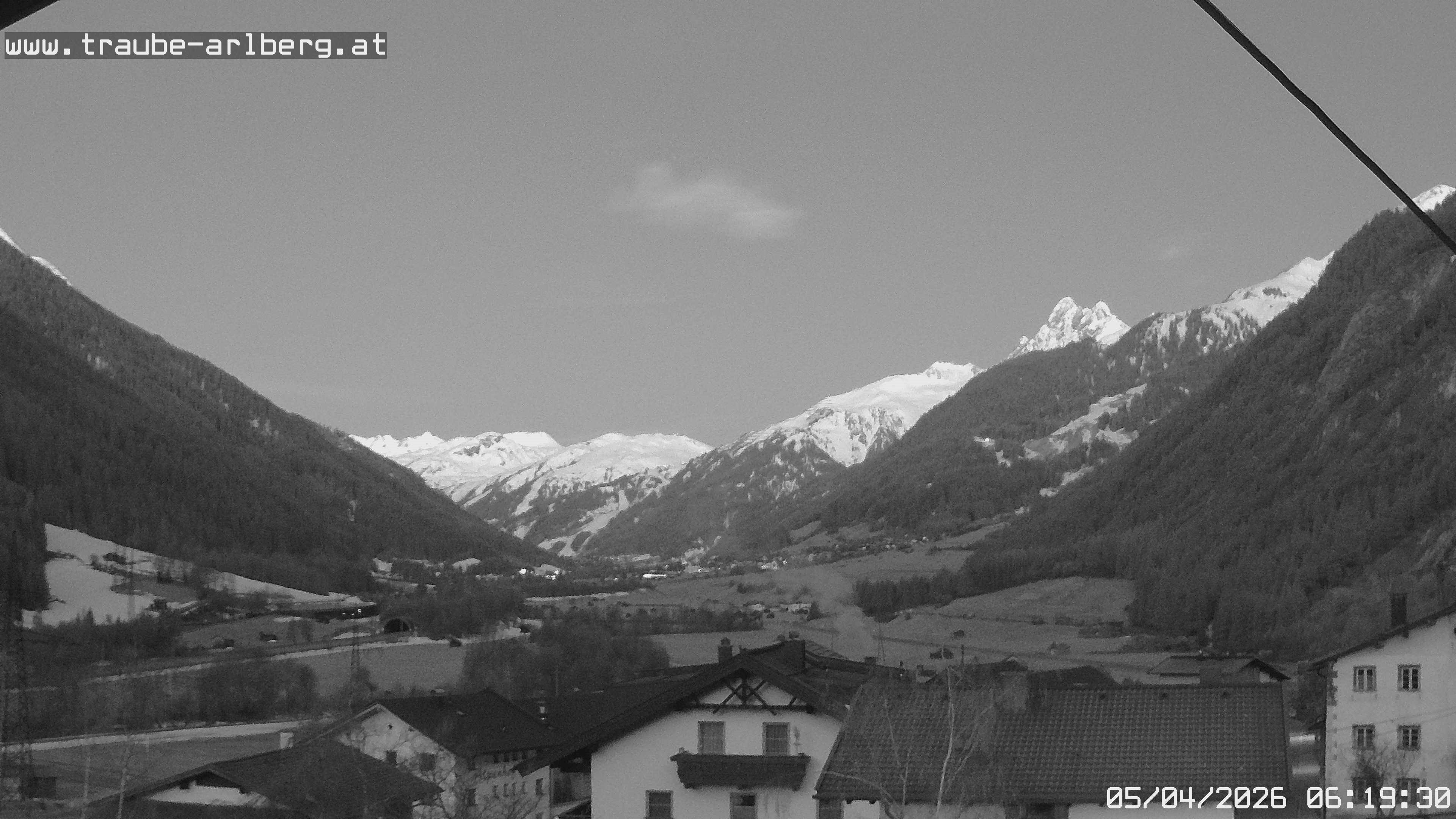 Archiv Foto Webcam Pettneu, Gasthof Traube