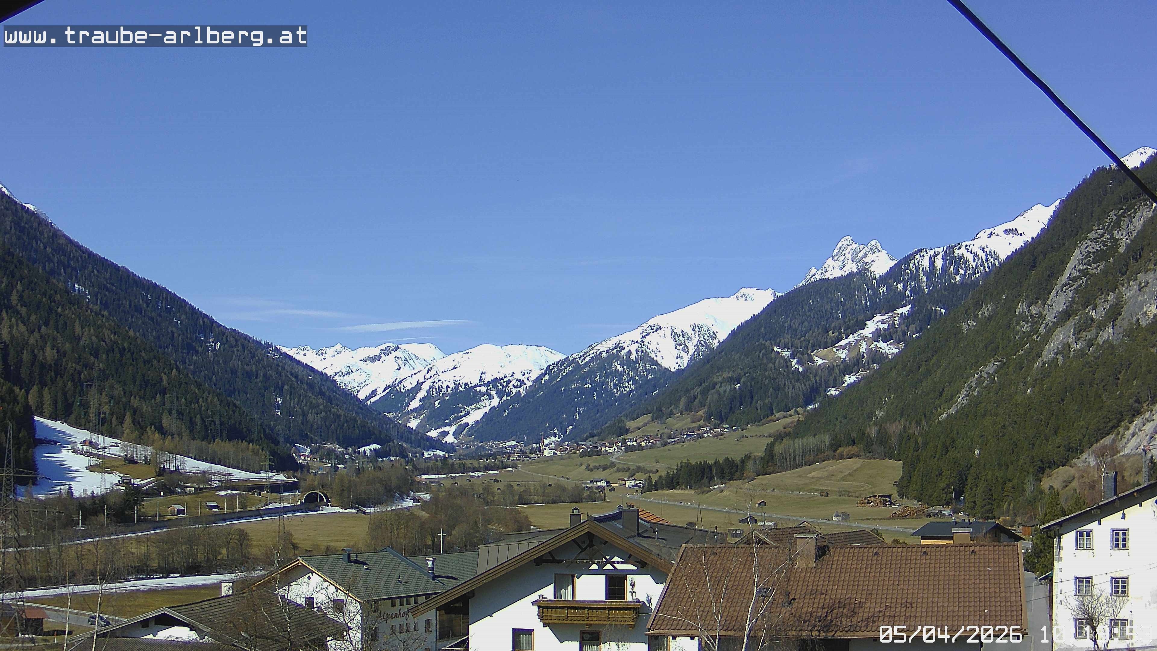 Archiv Foto Webcam Pettneu, Gasthof Traube
