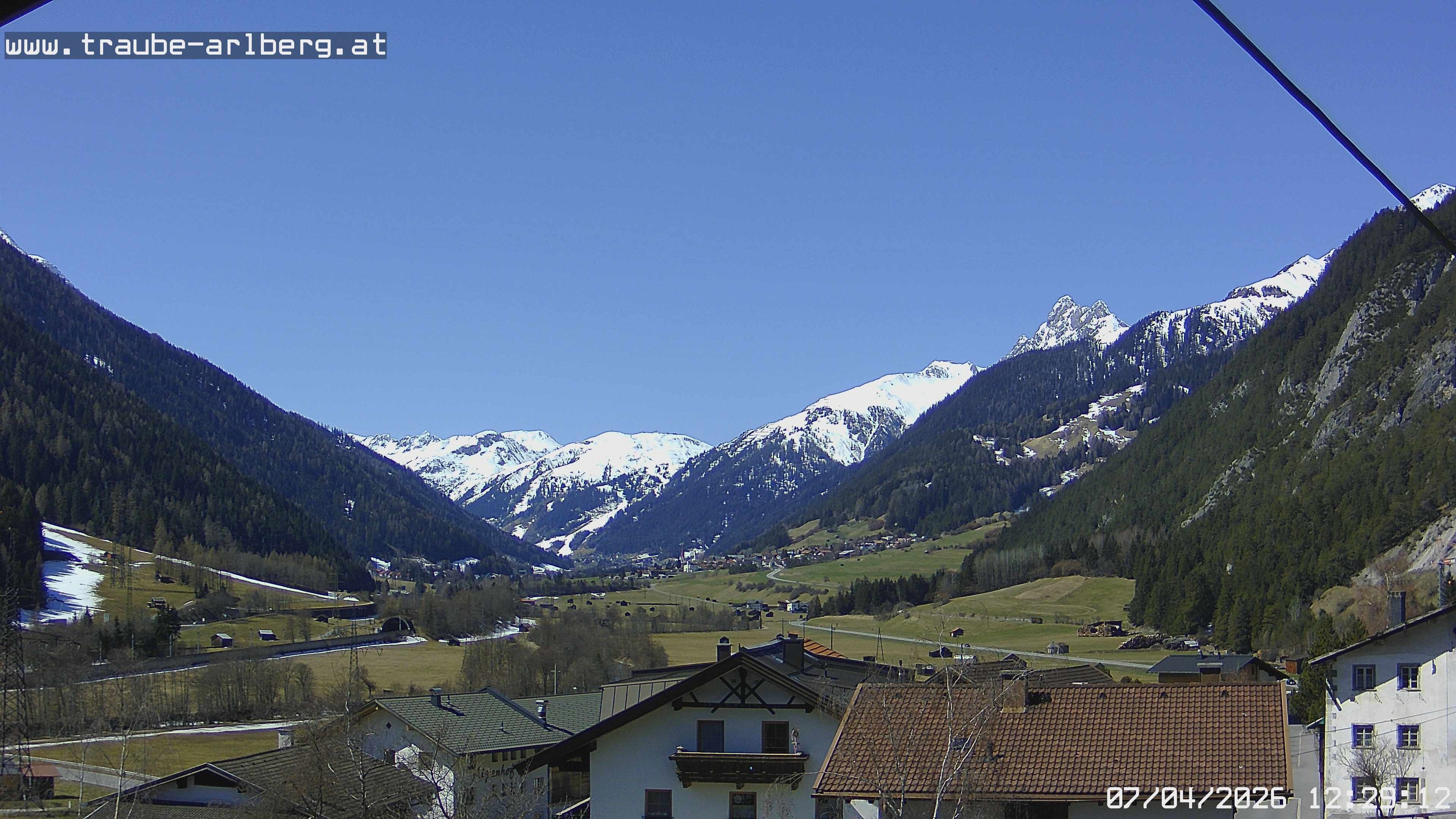 Archiv Foto Webcam Pettneu, Gasthof Traube